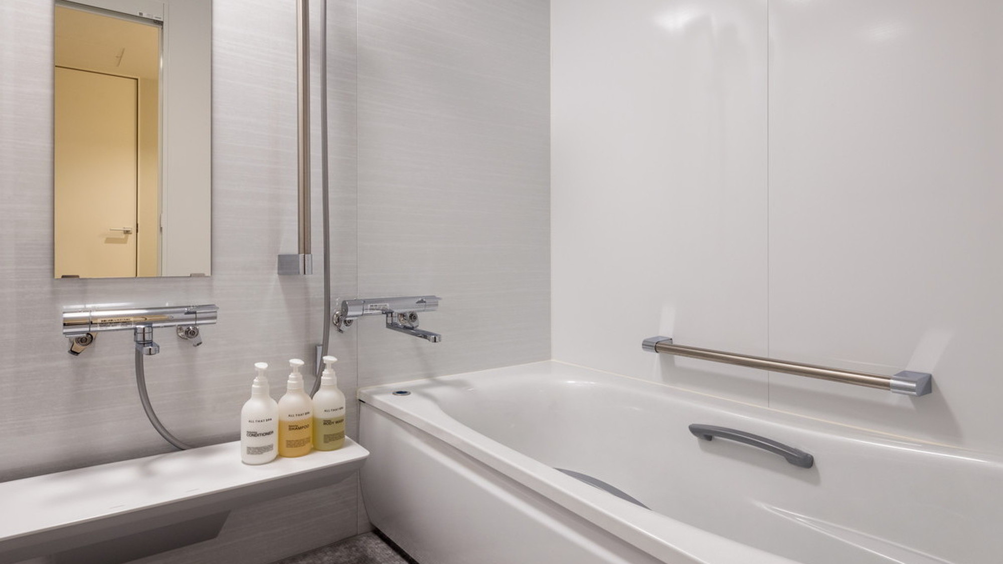 ゆったりとしたバスルーム