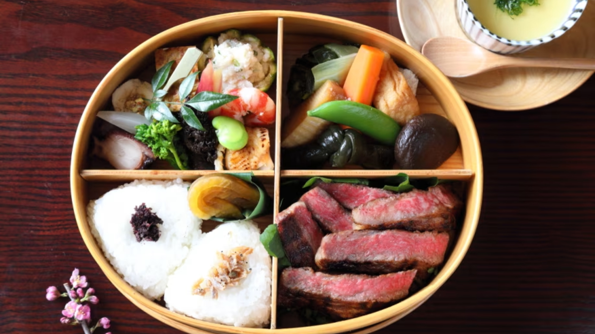 夕食　玉の湯特製「山里弁当」