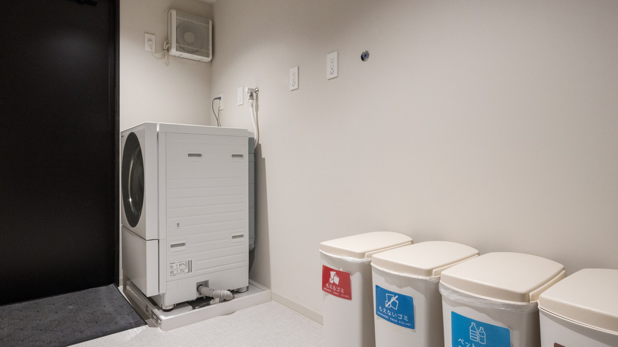 ランドリールーム　(無料でご利用頂けます)