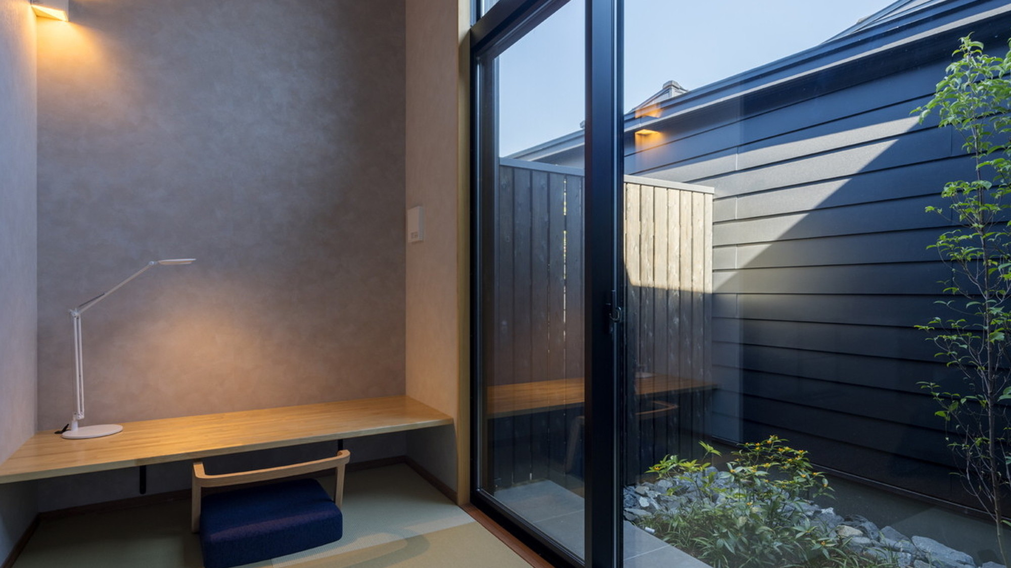 ツイン　(和室サンルーム)