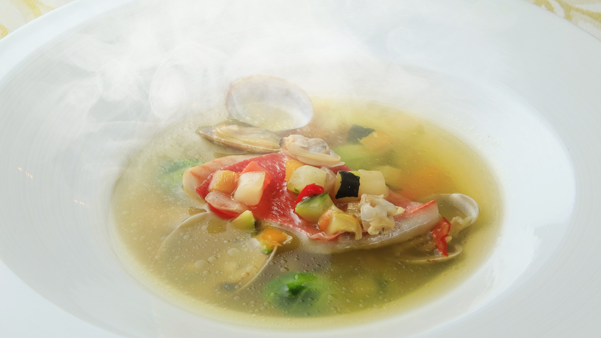 【期間限定】最大20％OFF／お肉とお魚がWメインの創作ダイニングをお得に楽しむ＜★ルミエール＞