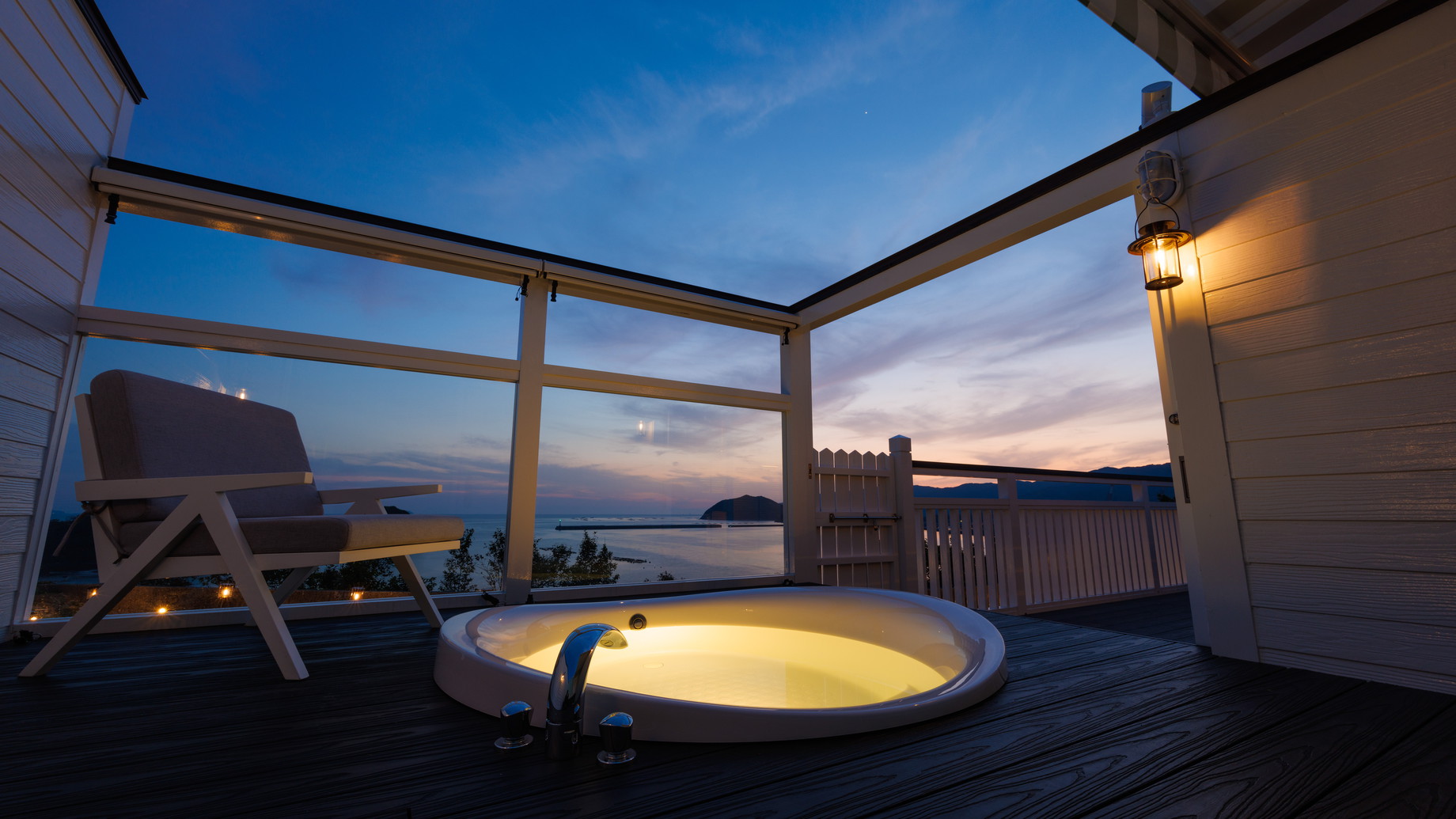 【冬季限定】露天風呂から望む奇跡の絶景。「だるま夕日」と冬の星空を二人占め＜一泊二食＞