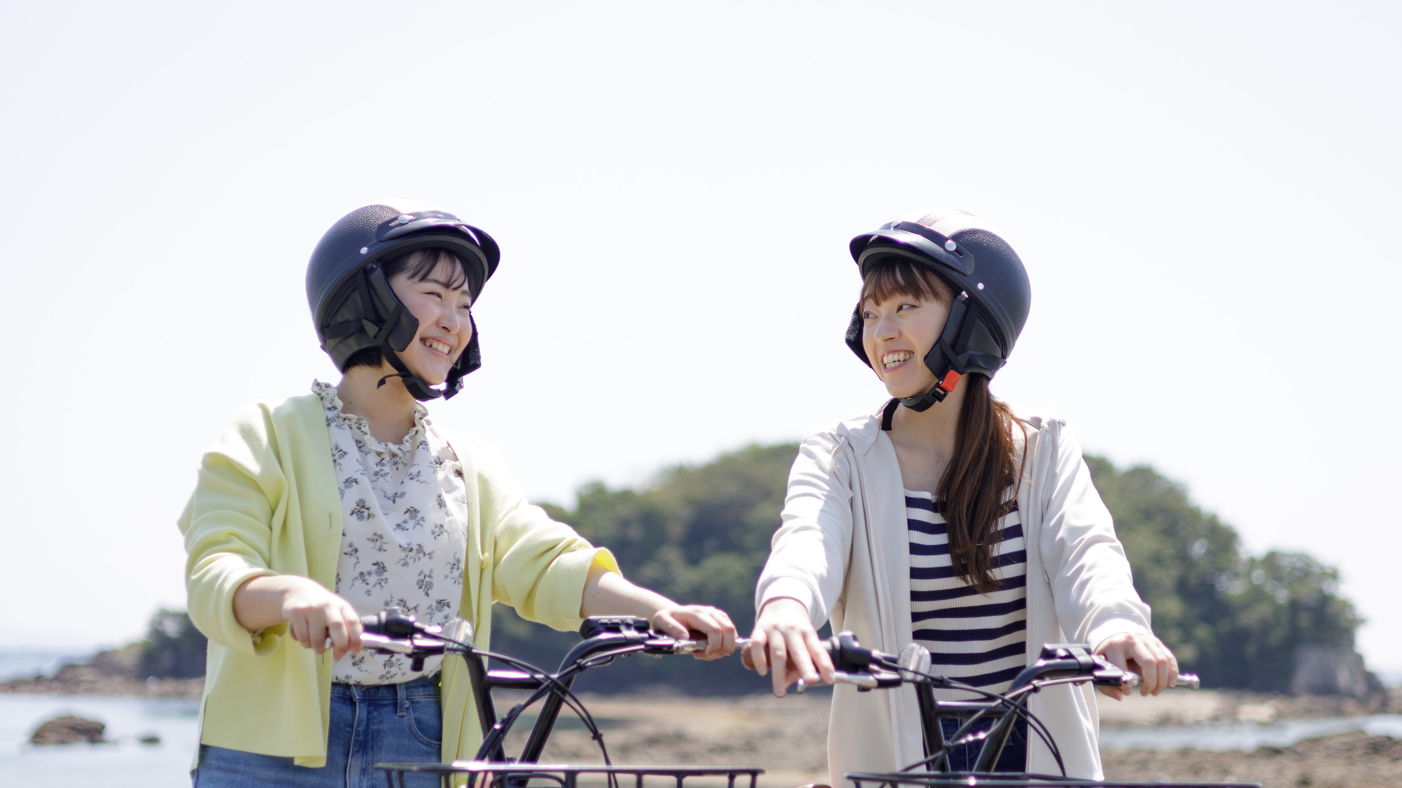 山と海に囲まれてサイクリング