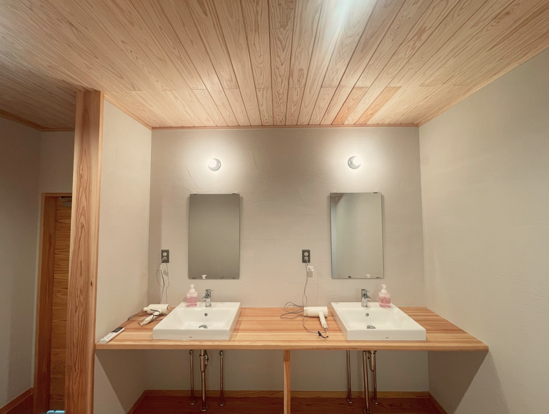 シャワーブース