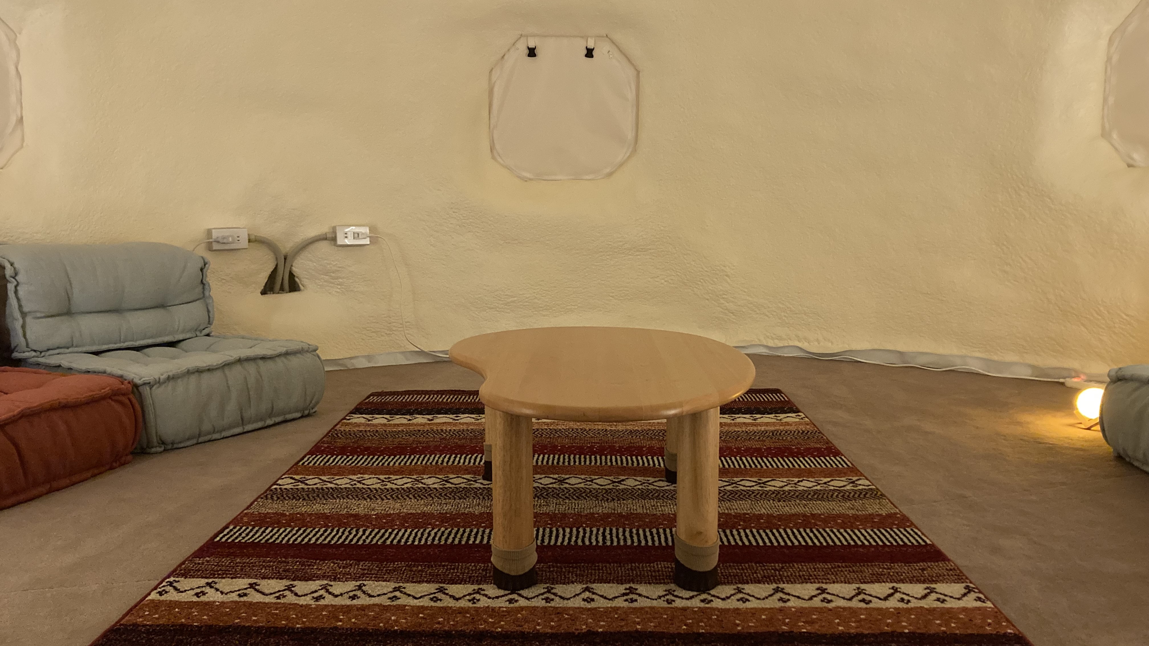 インスタントハウス内装夜