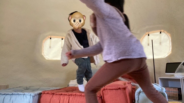 インスタントハウスで遊んでいます。4