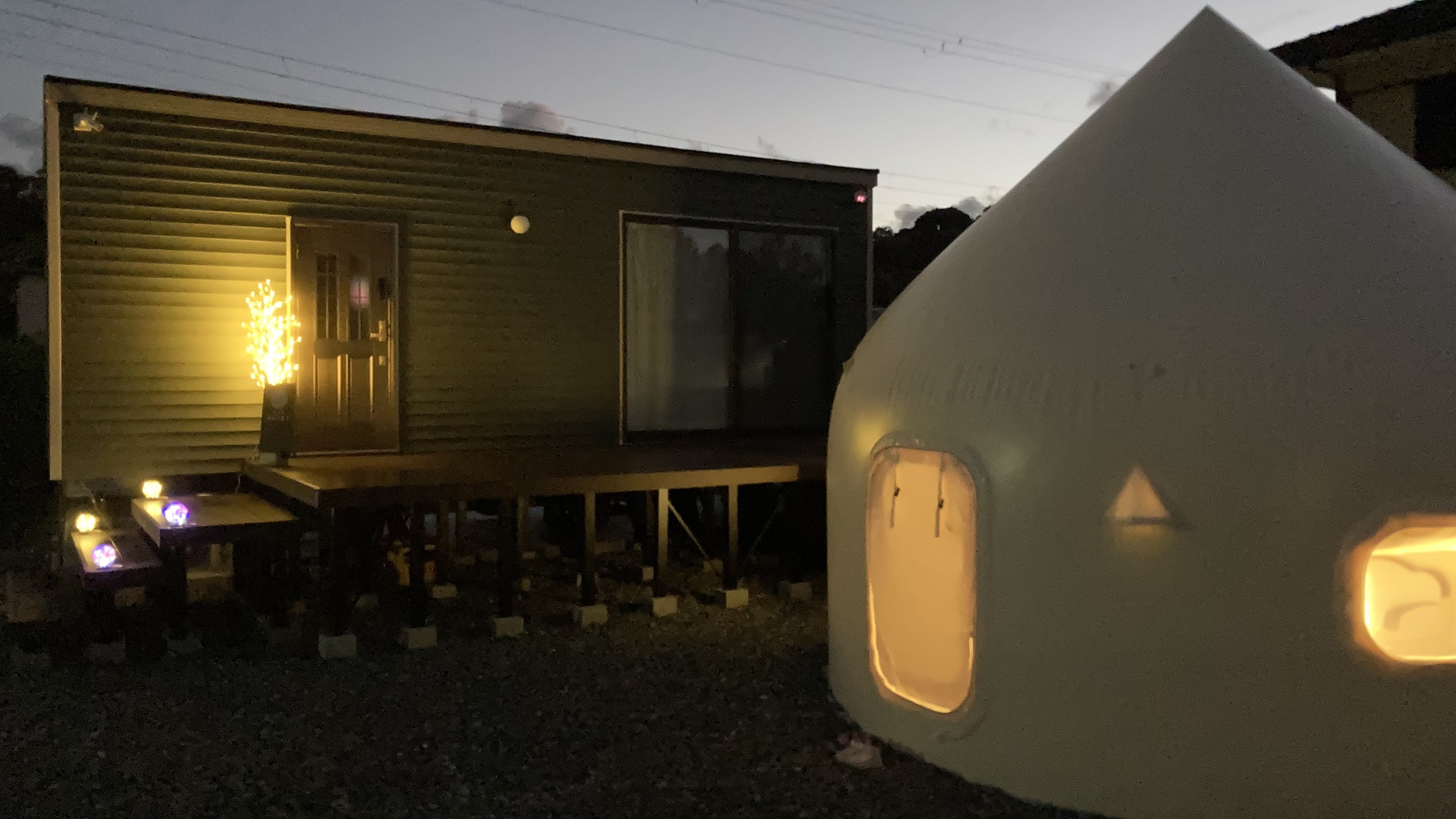 トレーラーハウスとインスタントハウス（プラン②）外観