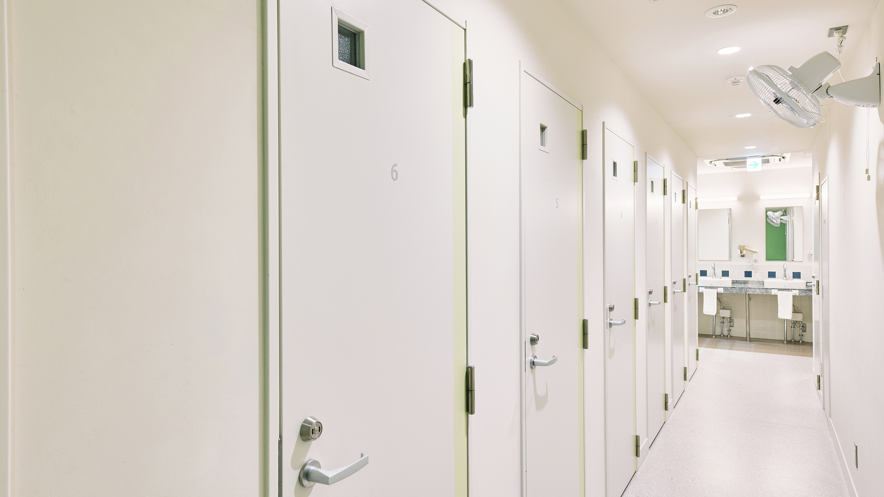 シャワールーム