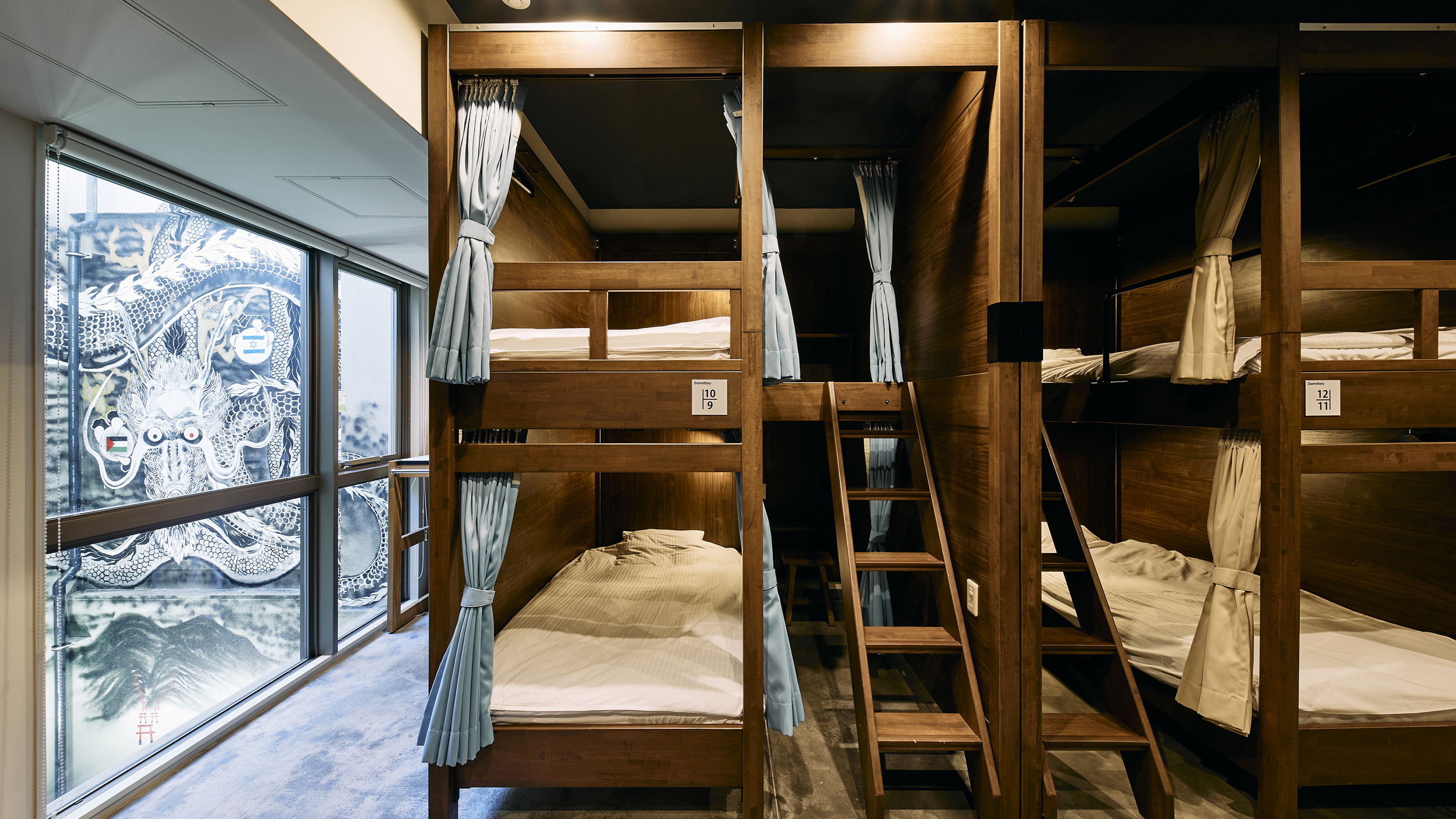 男女共用ドミトリー