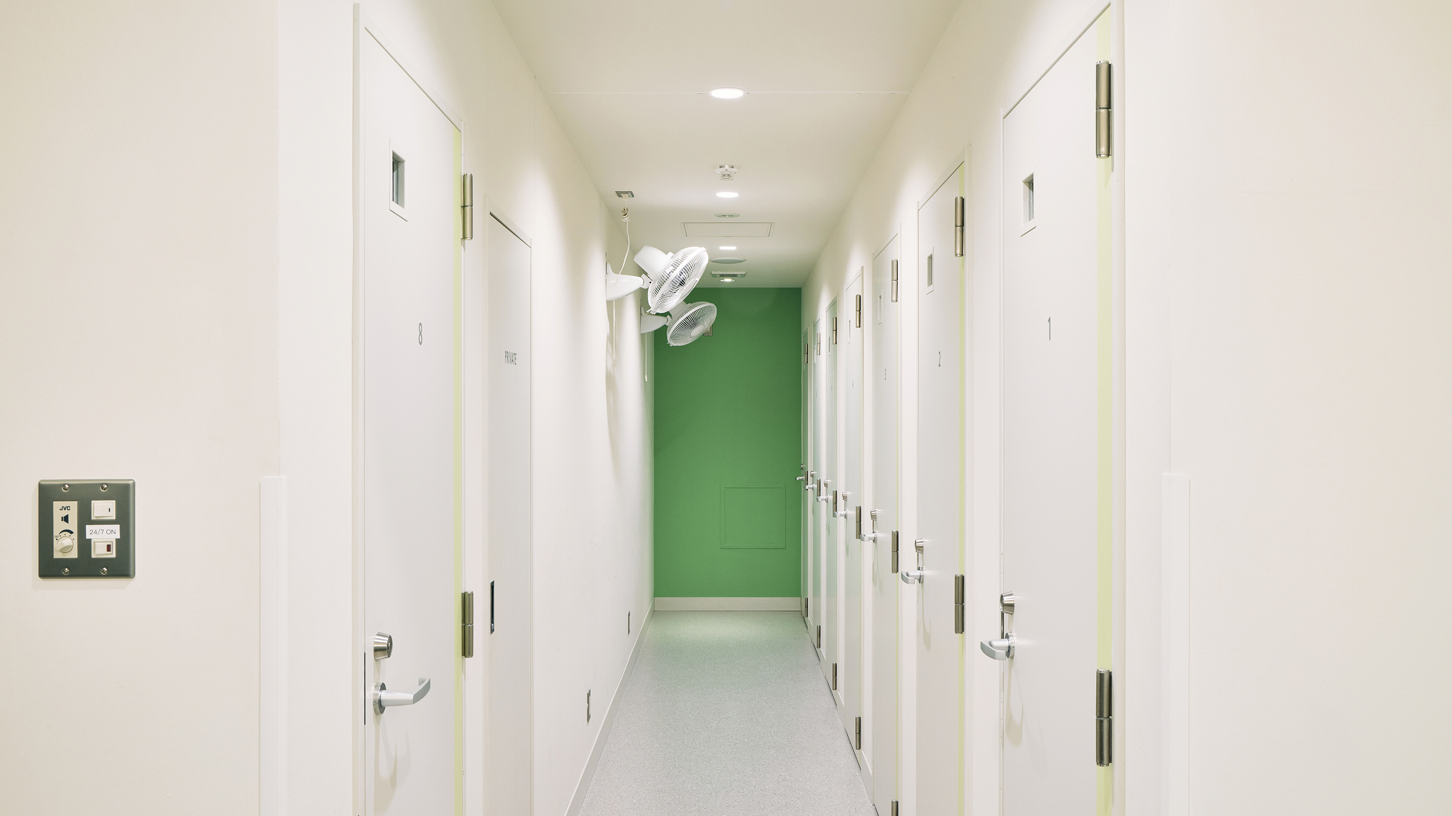 シャワールーム