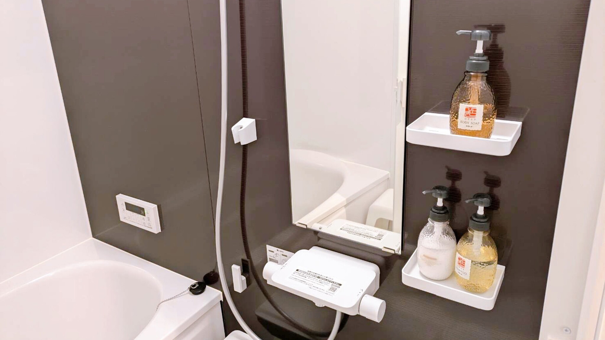 ・【バスルーム】シャンプー・コンディショナー、ボディソープを完備。手ぶらでも安心！