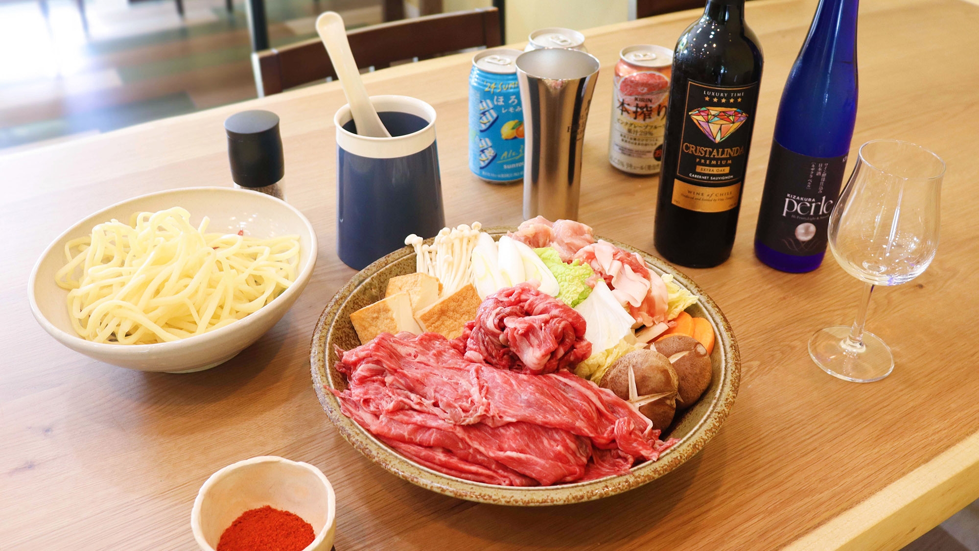 〔朝夕二食付／朝ホタテどんぶり茶漬け〕選べる夕食はすき焼きorちゃんこ鍋　鍋を囲んで楽しくワイワイ！