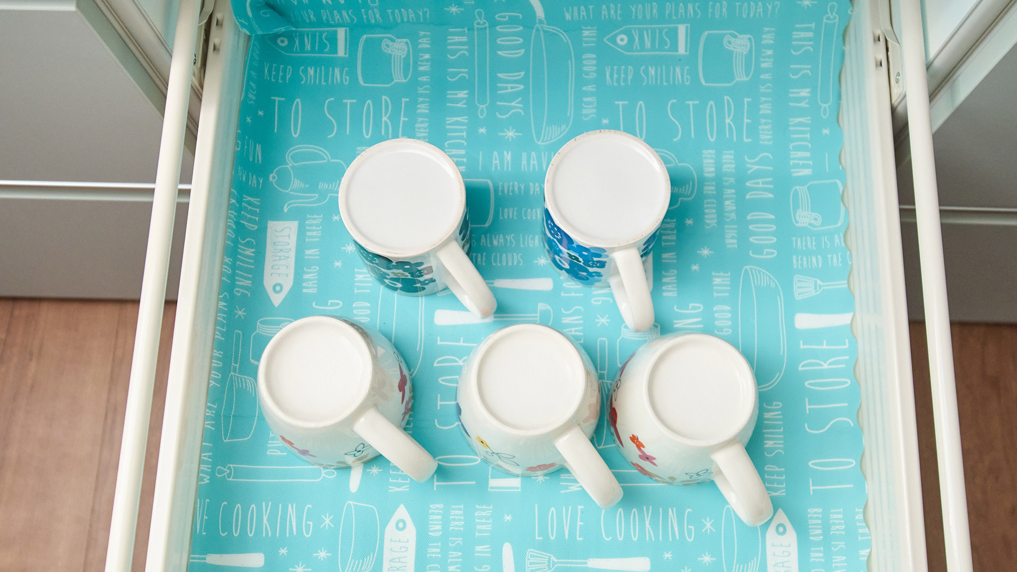 ・【食器類／ミント】マグカップをご用意しております。お食事の際やほっとひと息つく時間にご利用ください