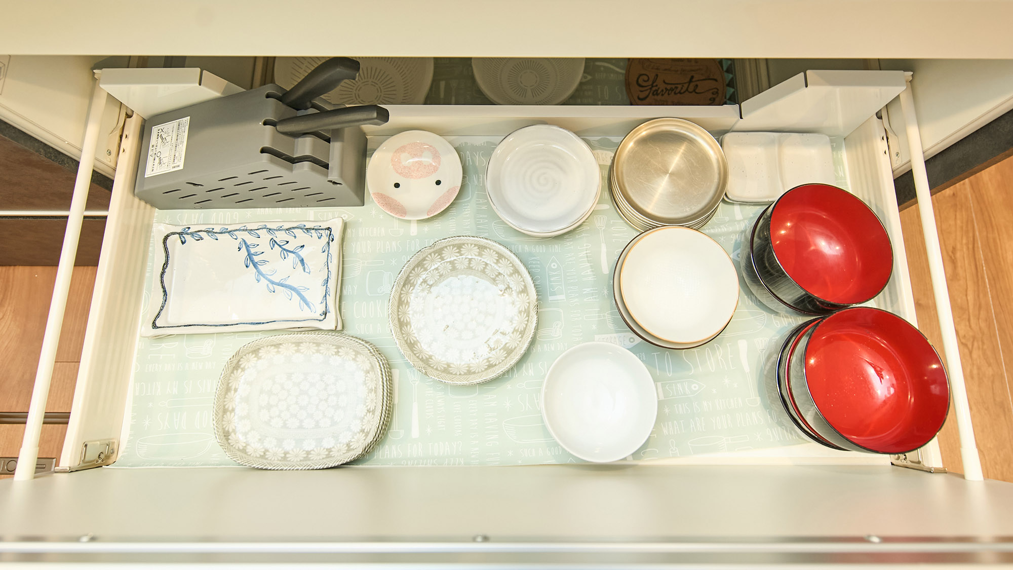 ・【食器類／ローズマリー】様々な料理に対応できる食器をご用意。お食事に合わせてご利用ください