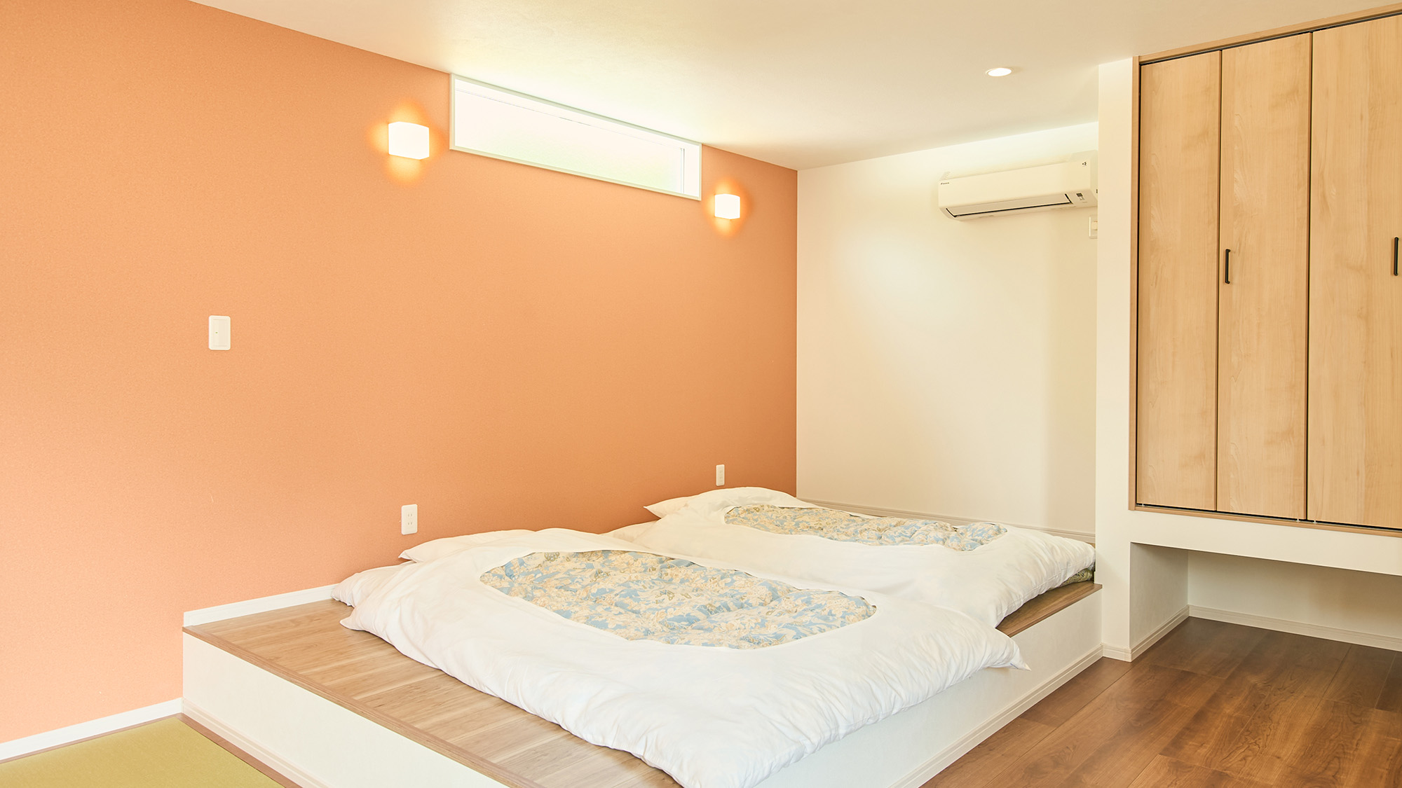 ・【客室／ローズマリー】小上がりに布団を敷いてお休みいただけます。のびのびとお寛ぎください