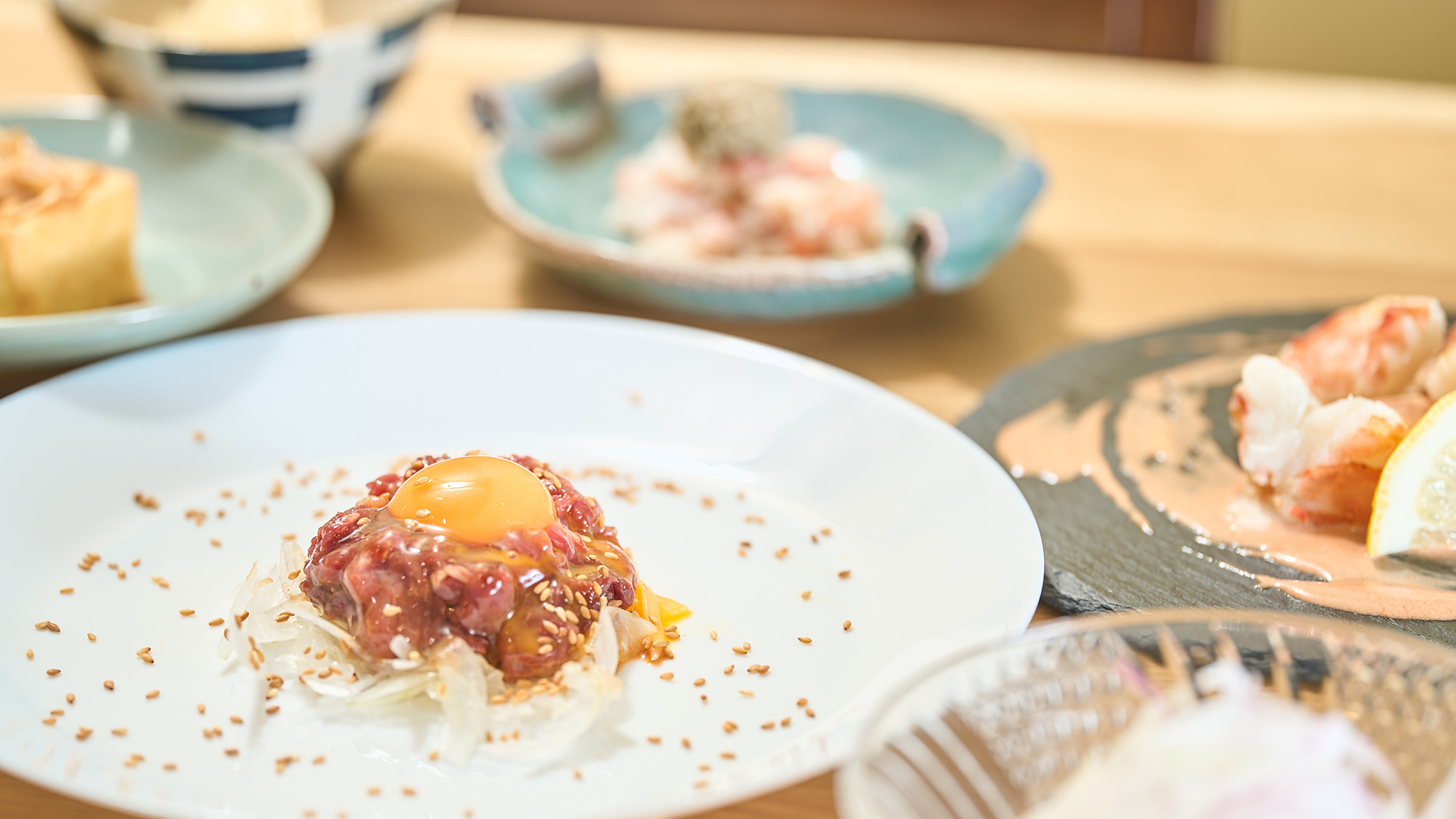 【夕食／日替わりメニュー】夕食にて季節に応じたメニューを5品～7品/人ご提供しています(一例)