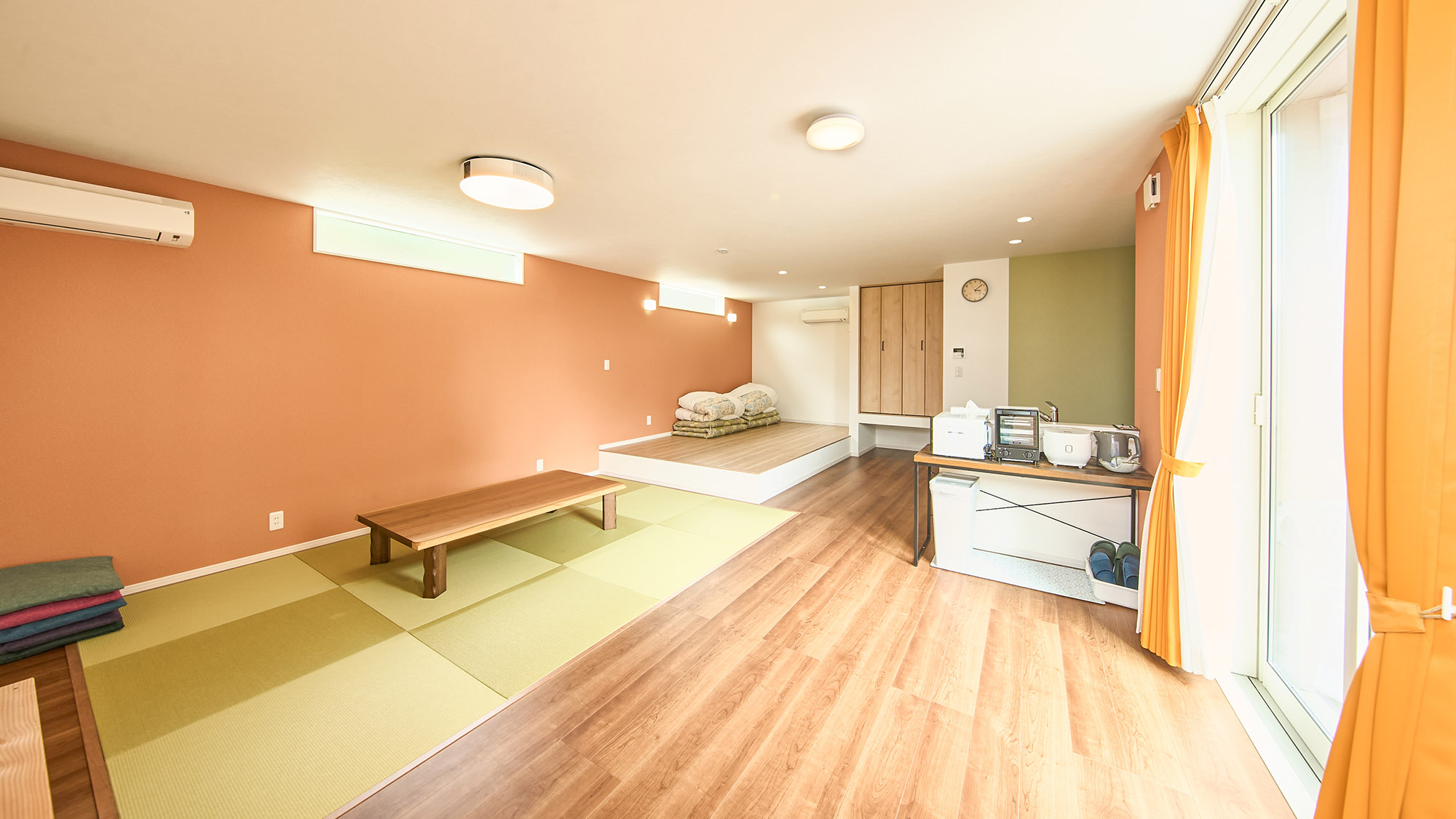 ・【客室／ローズマリー】畳を備えた和洋室のお部屋です。お連れ様とともにゆったりお寛ぎください