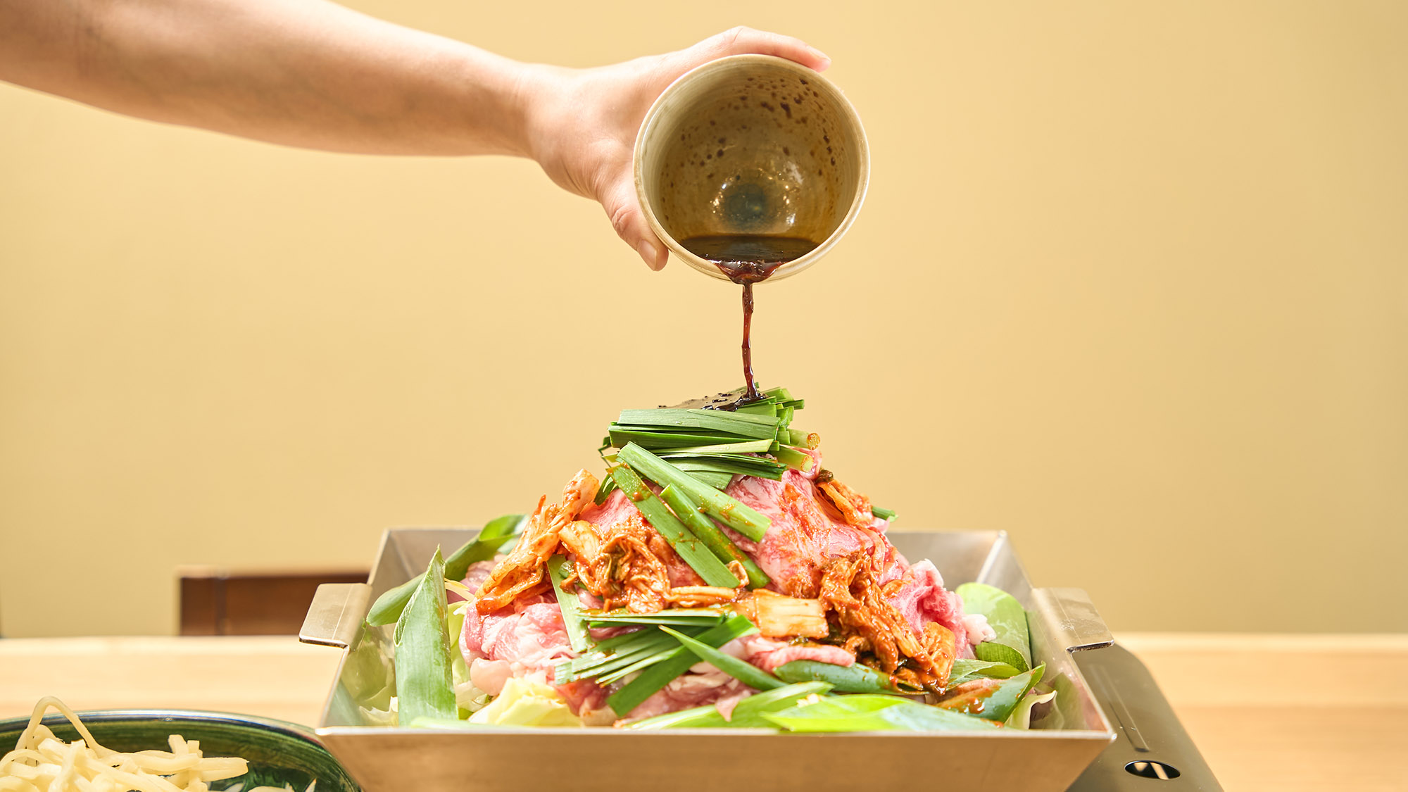 ・【夕食／ちりとり鍋】食材の旨みを引き立てるタレを使用。心もお腹も満たされる食事時間をご満喫ください