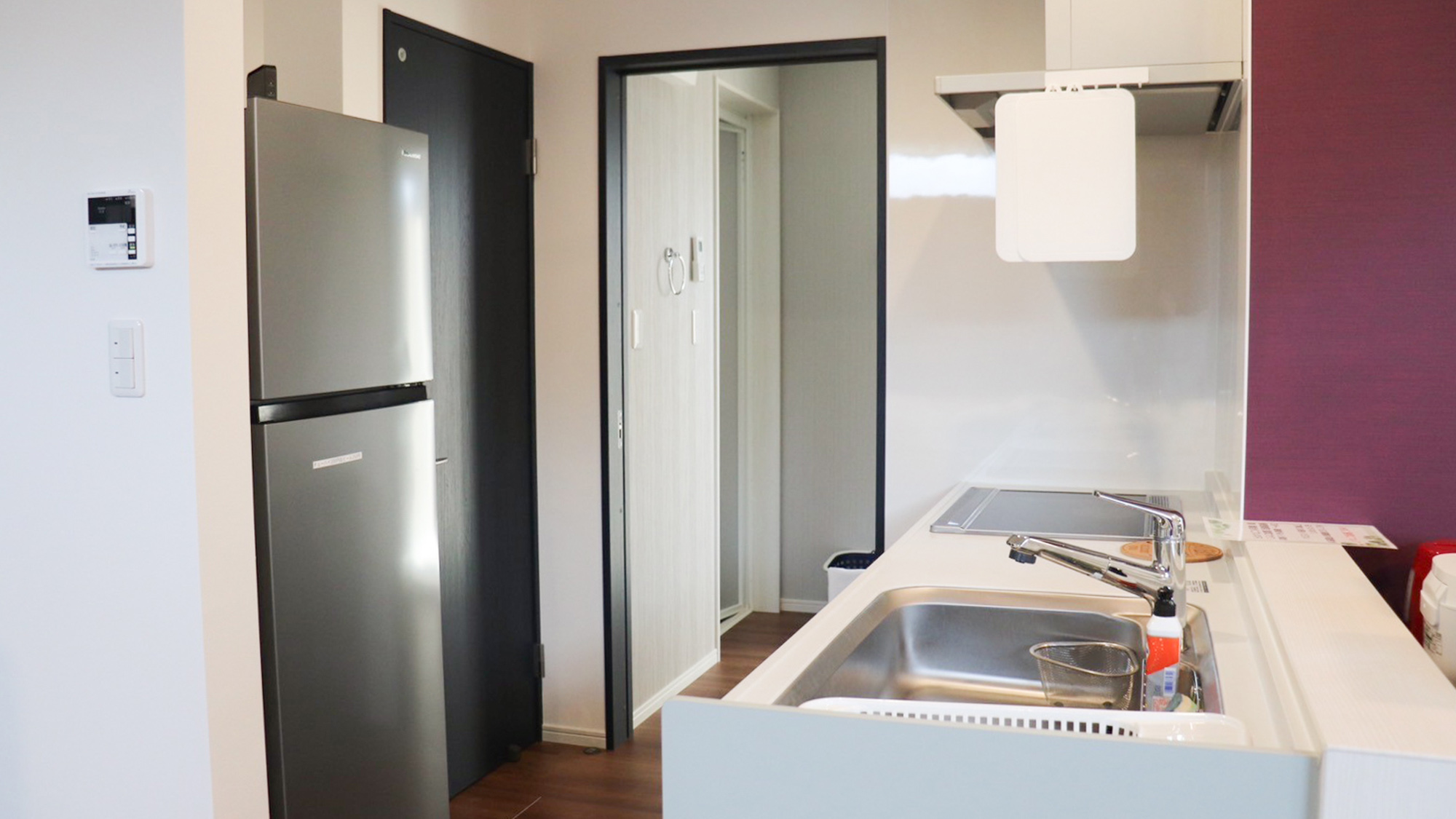 ・【キッチン／ラベンダー】プライベートキッチン完備で、持ち込んだ食材の調理もお楽しみいただけます