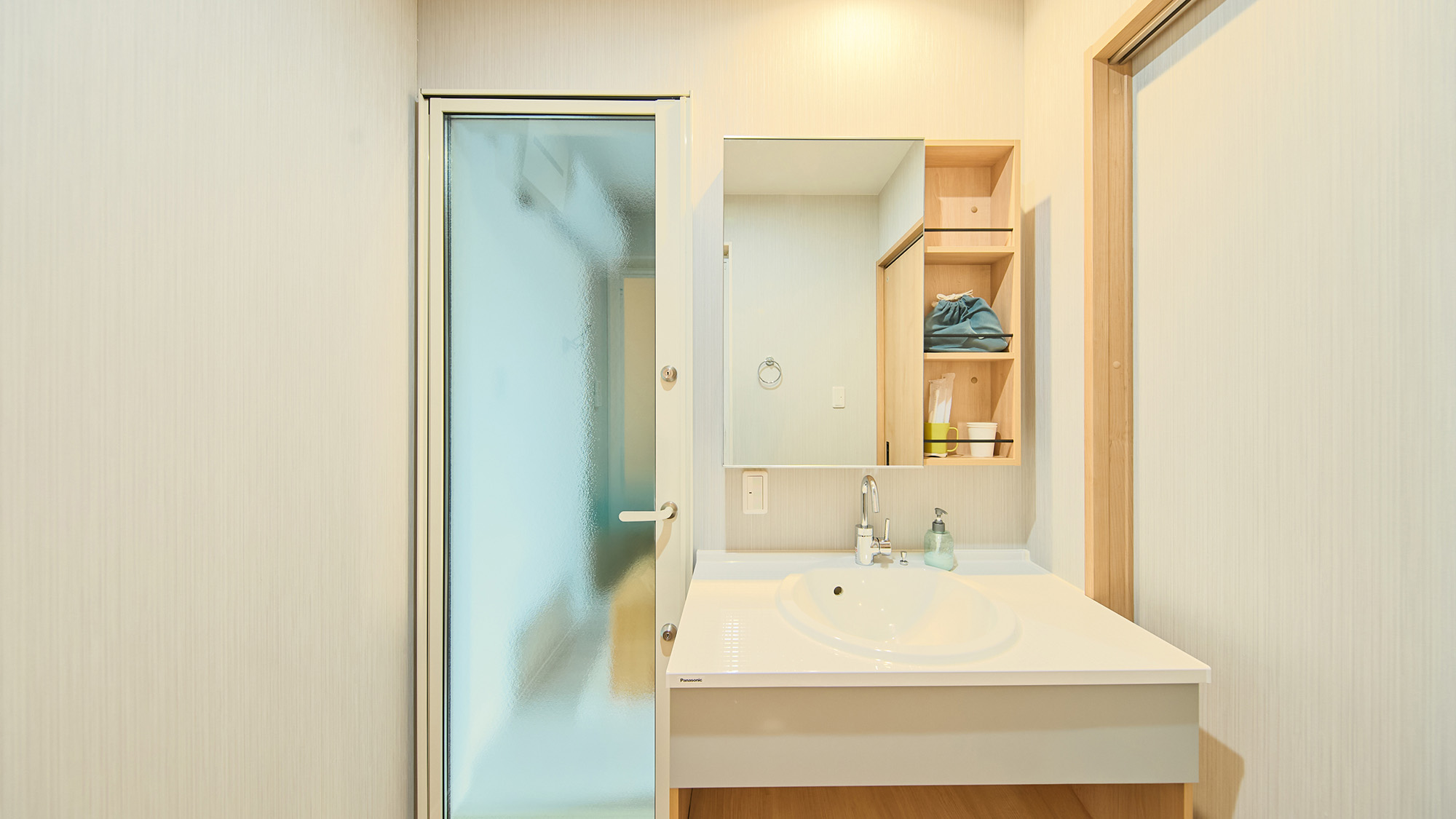 ・【洗面所／ローズマリー】ナチュラルな雰囲気が漂い、気持ちよくご利用いただける洗面所です