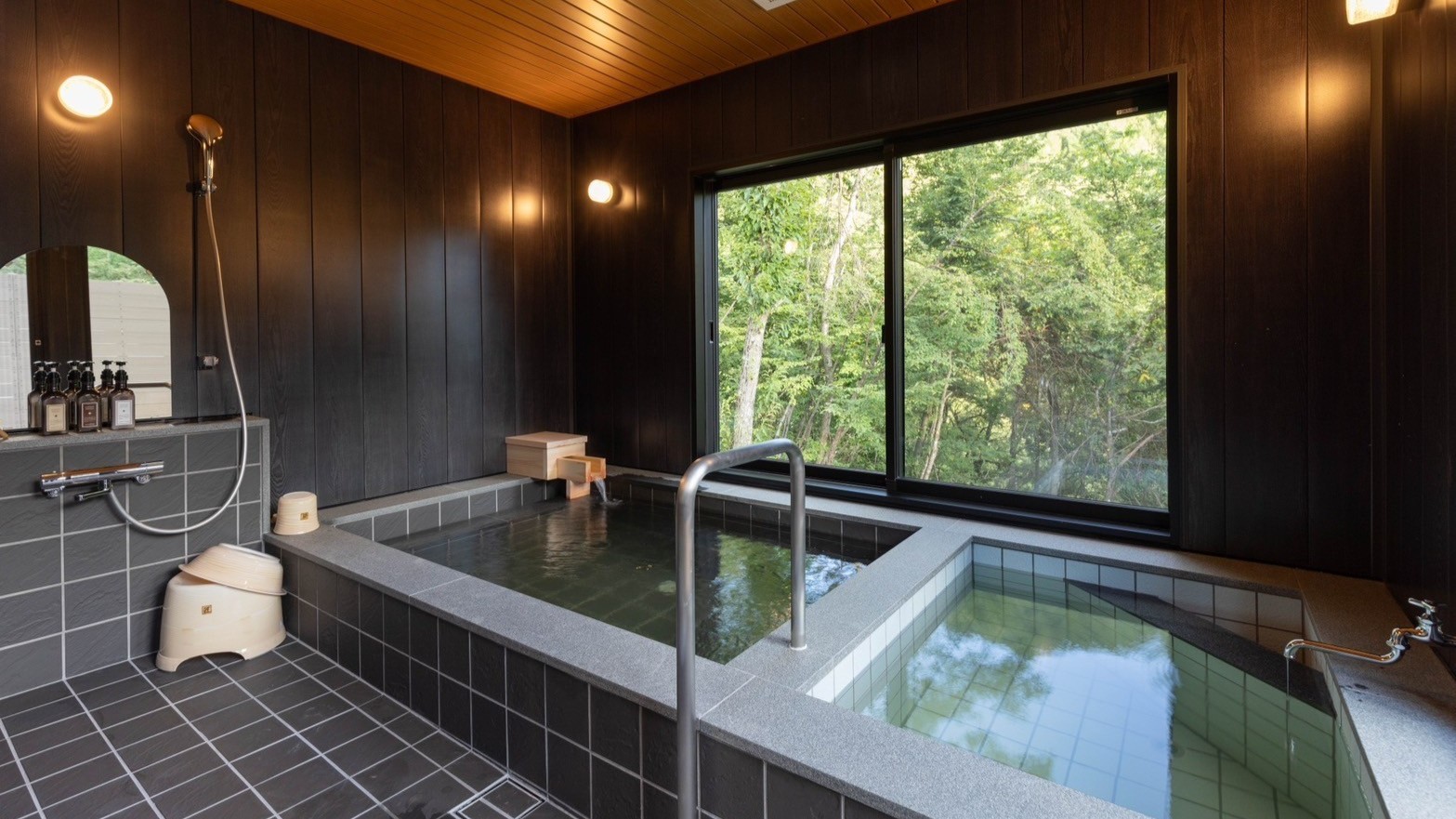 各棟専用の個室天然風呂
