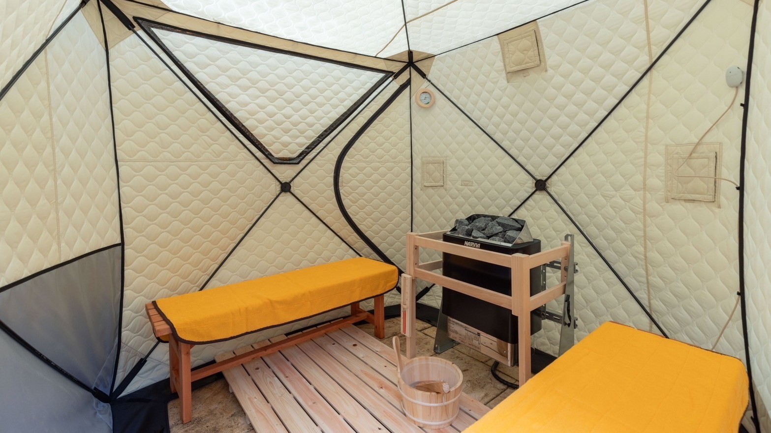 各棟完備のサウナテント