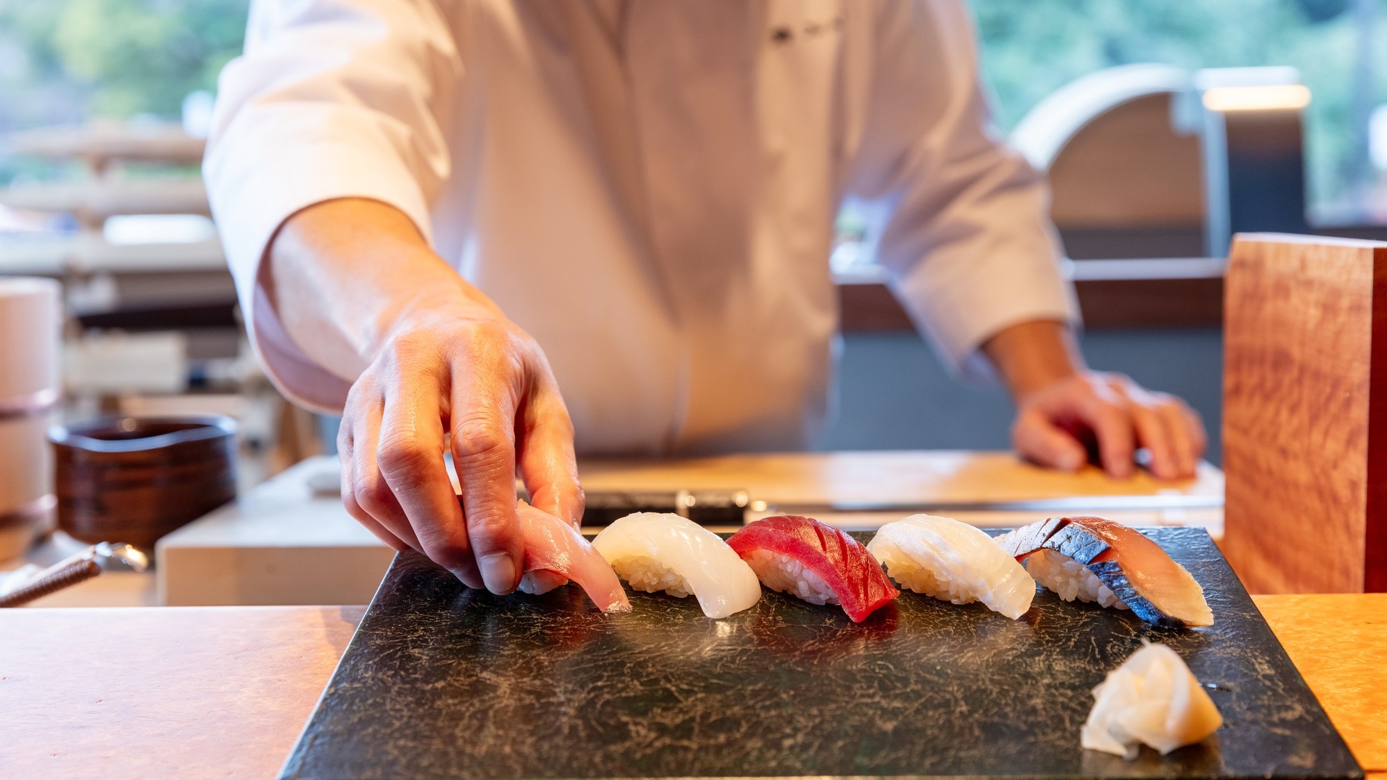 【2泊限定 北陸の味わいを楽しむステイ】鮨お好み10貫＆夏の旬コース〜夕朝食付き〜