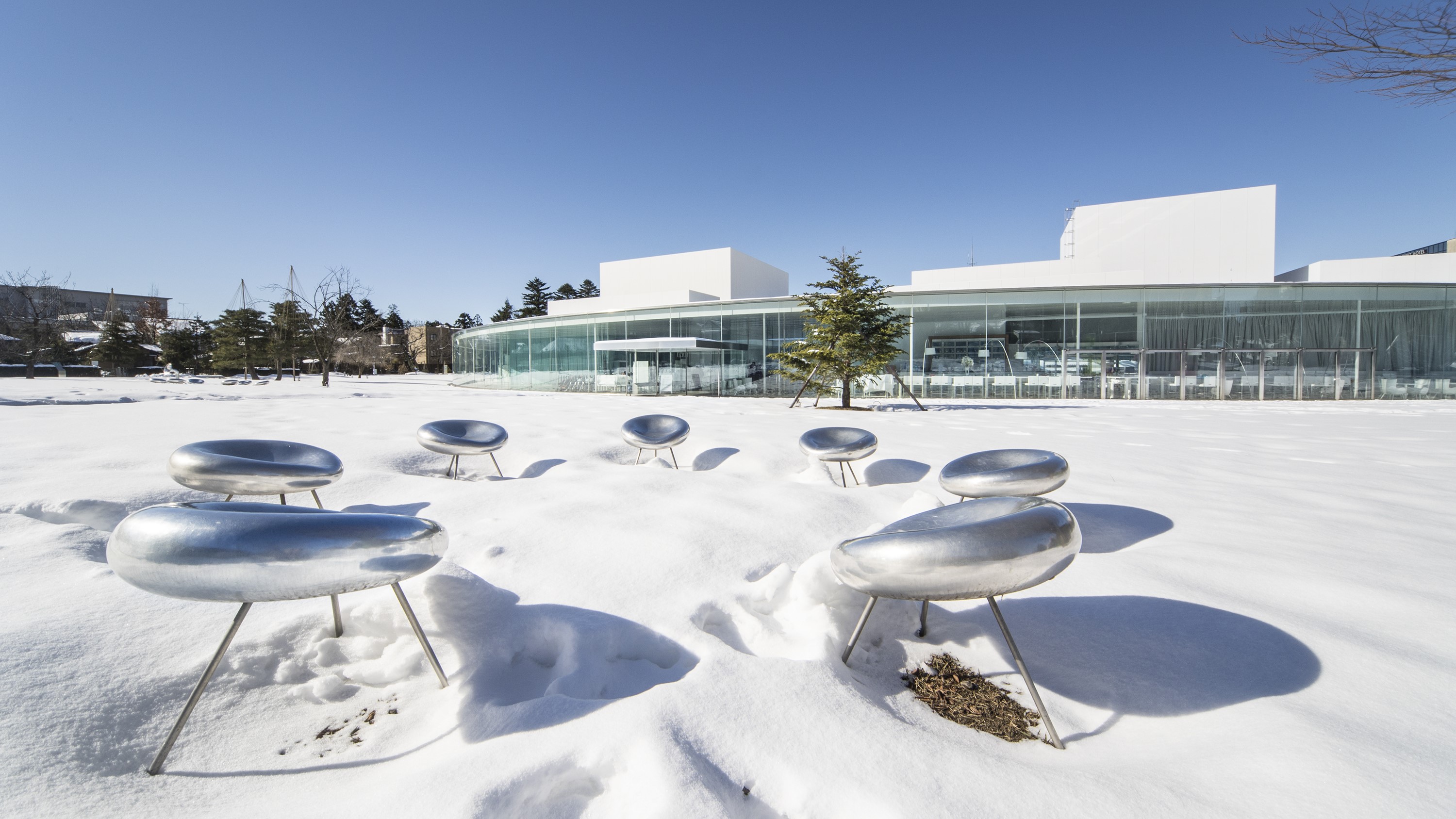 金沢21世紀美術館©金沢市　徒歩約12分