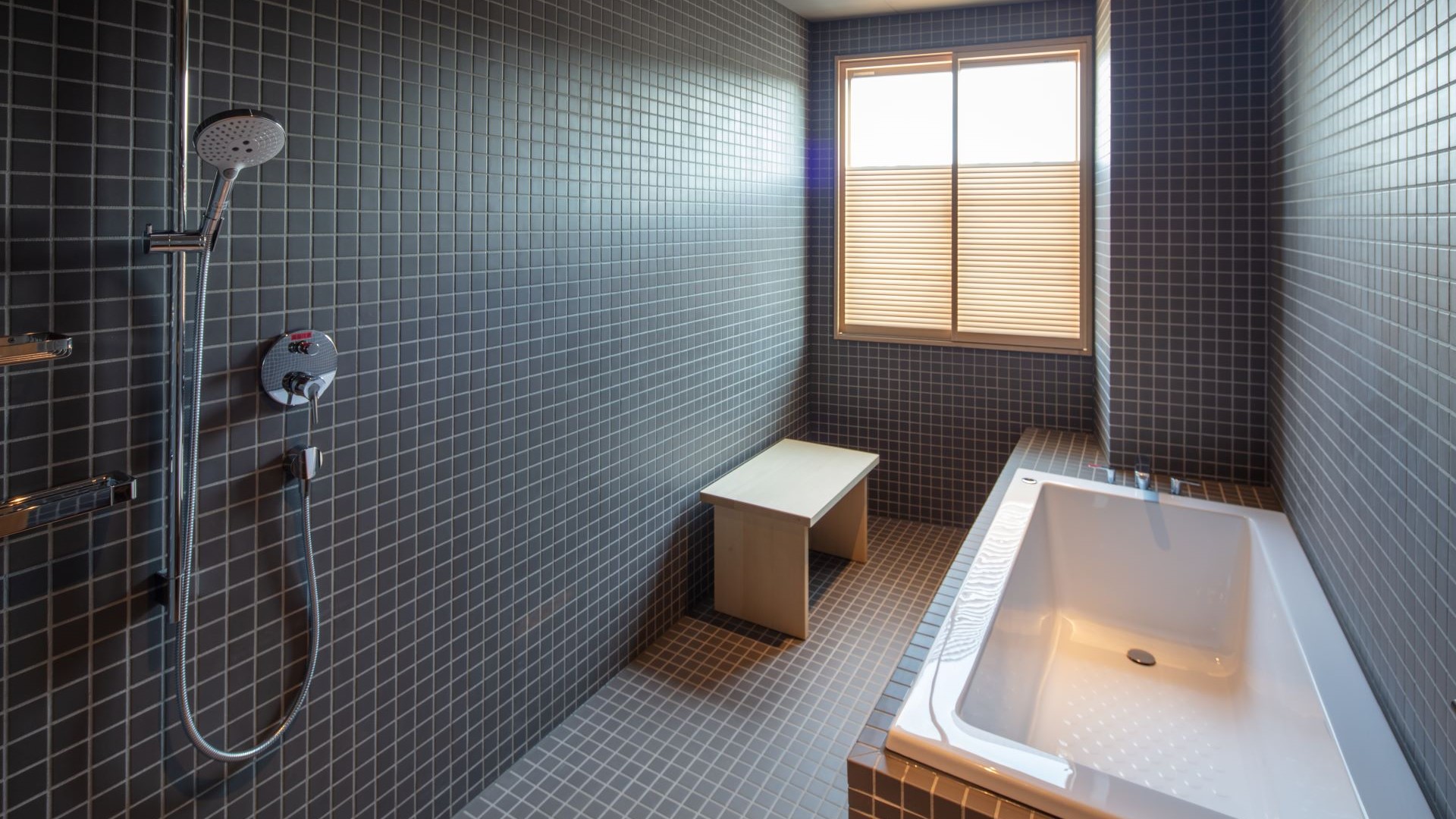 青スイート　バスルーム