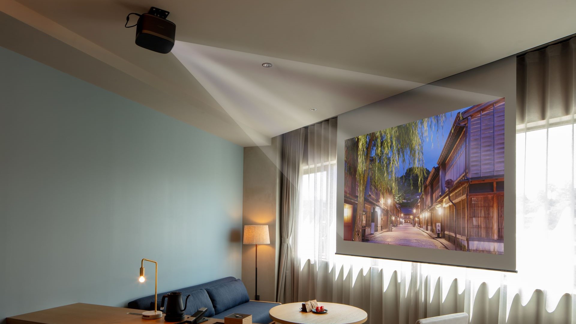 兼六スイート　プロジェクター