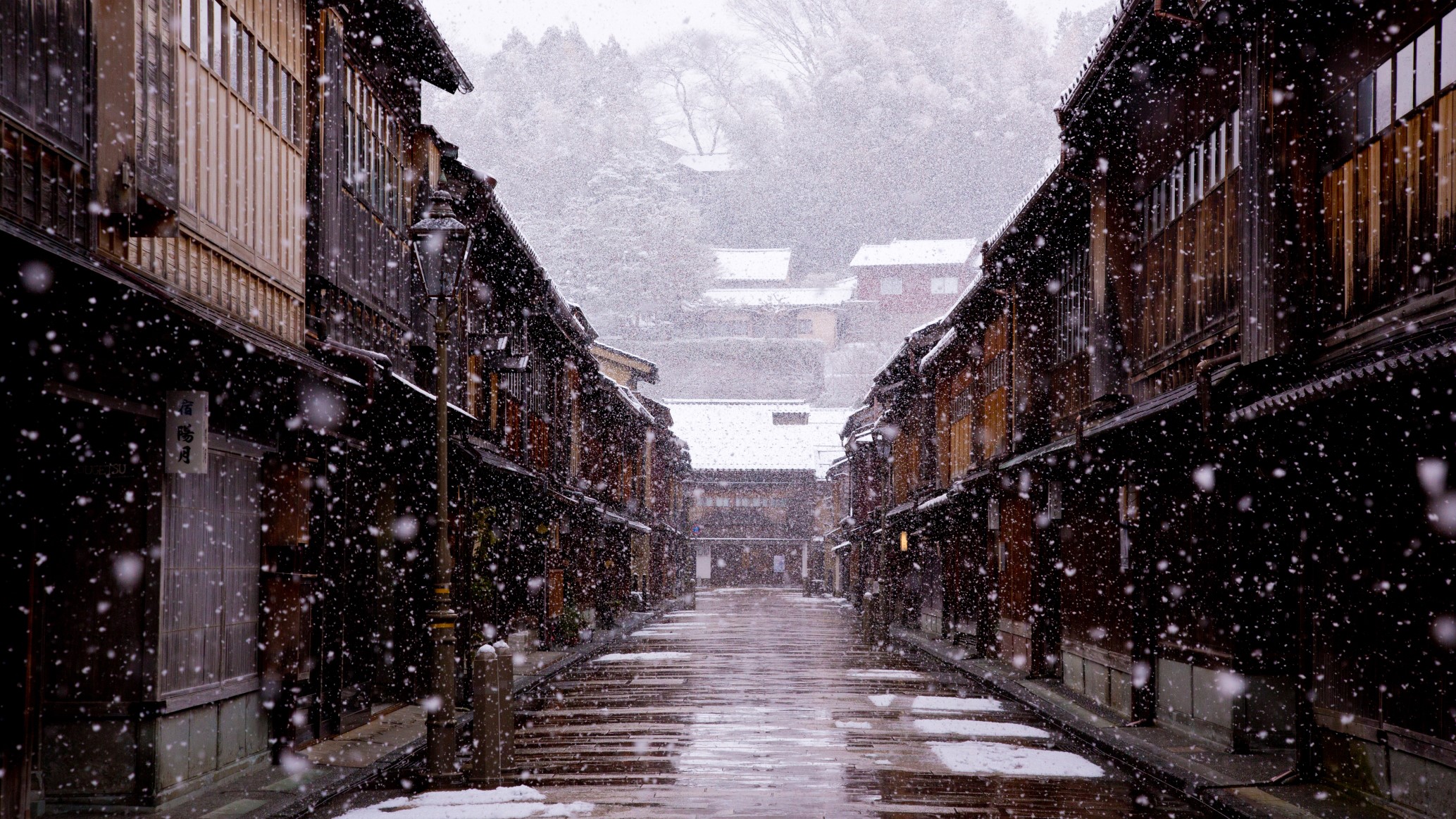 ひがし茶屋街©金沢市　徒歩約15分