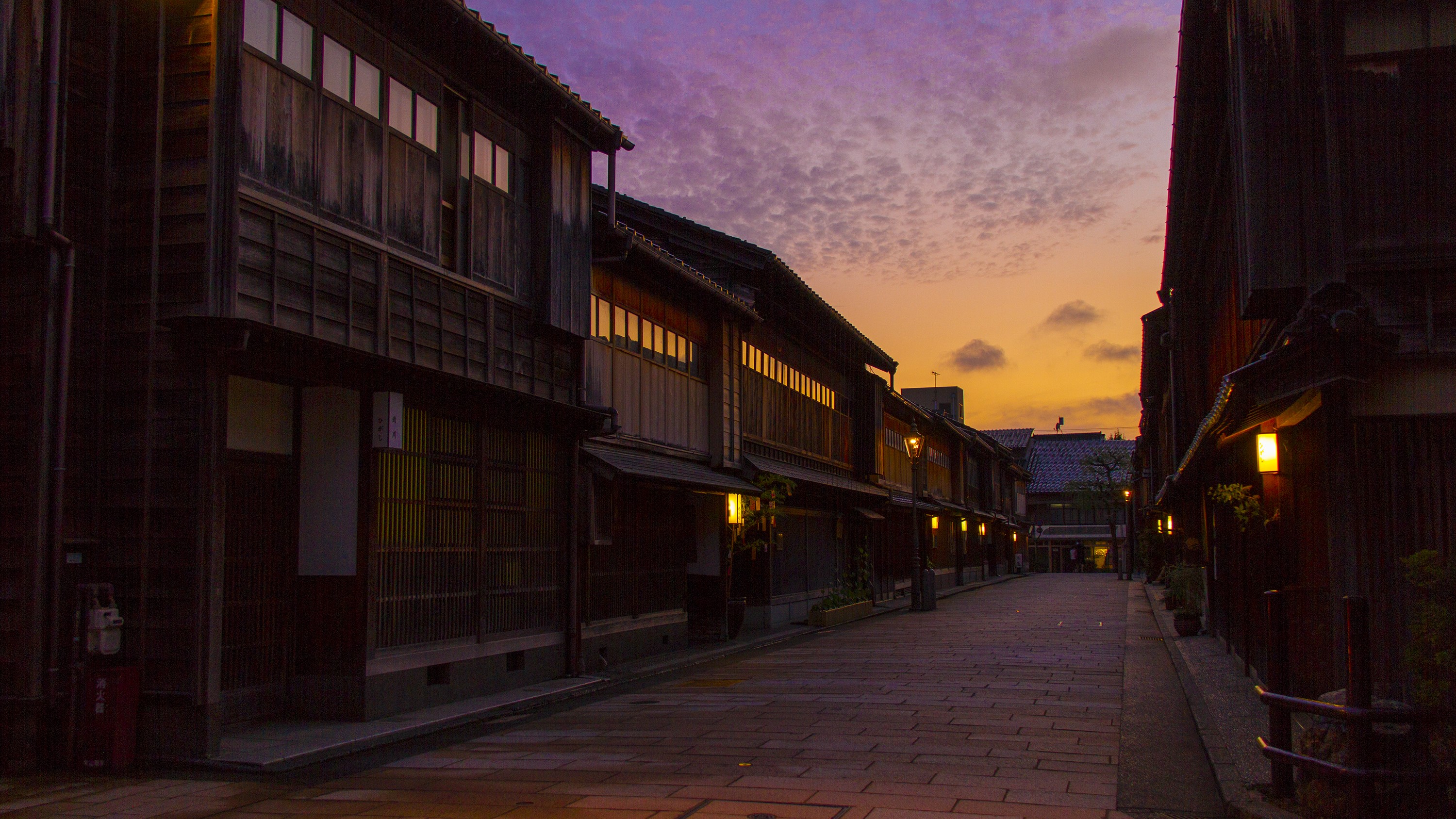 ひがし茶屋街©金沢市　徒歩約15分