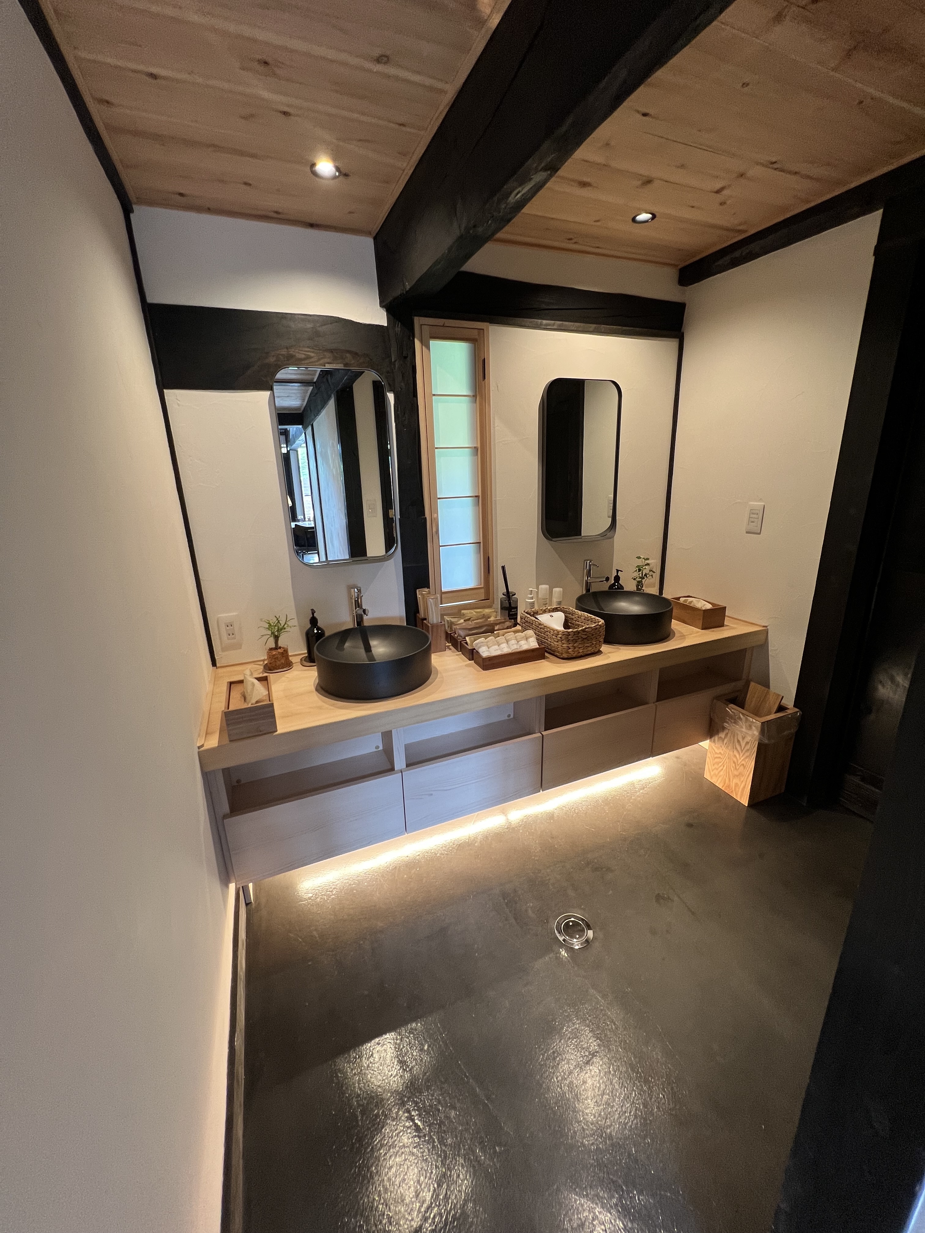 古民家ホテル【洗面所】