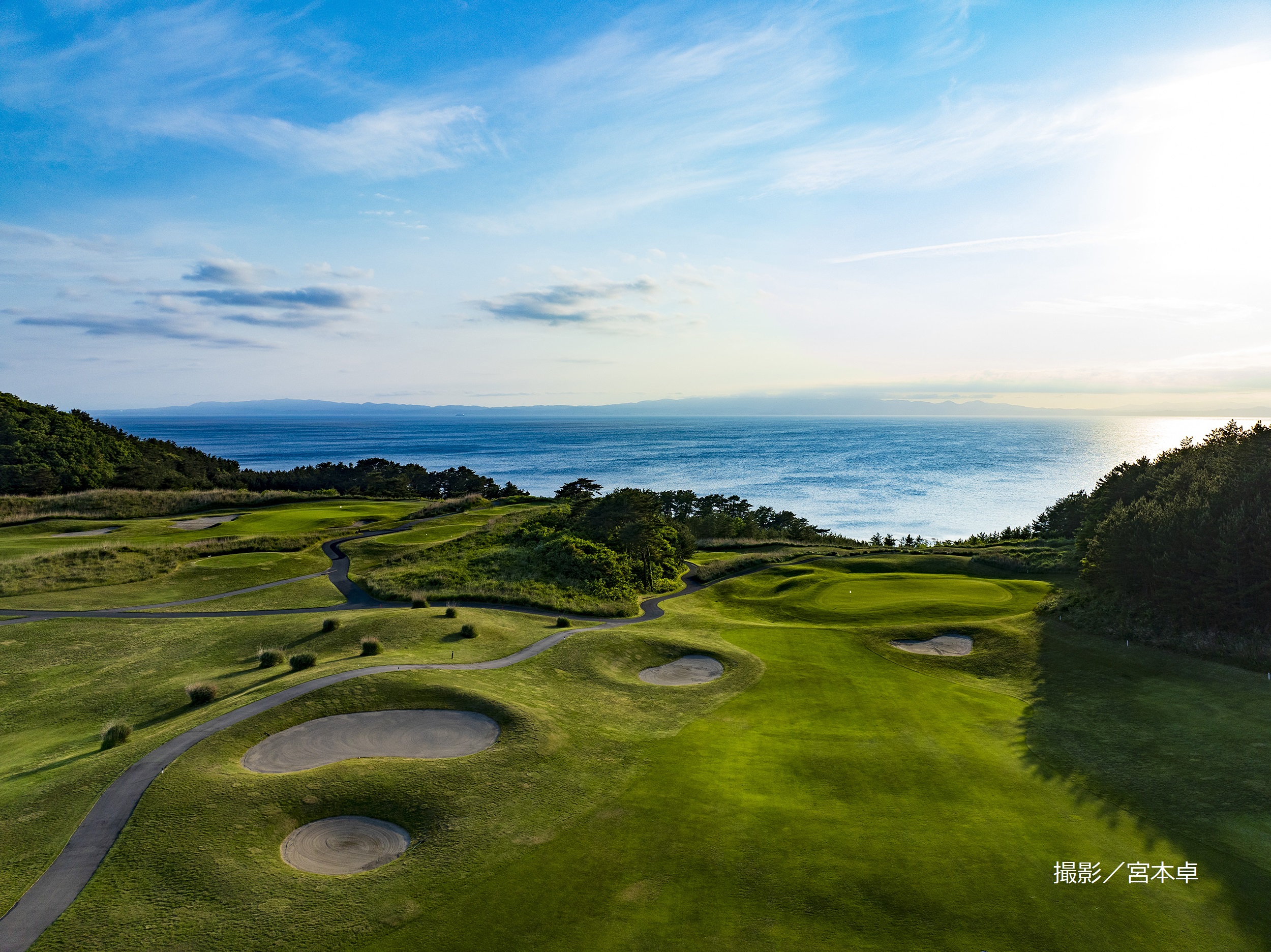 No.16ホールと陸奥湾