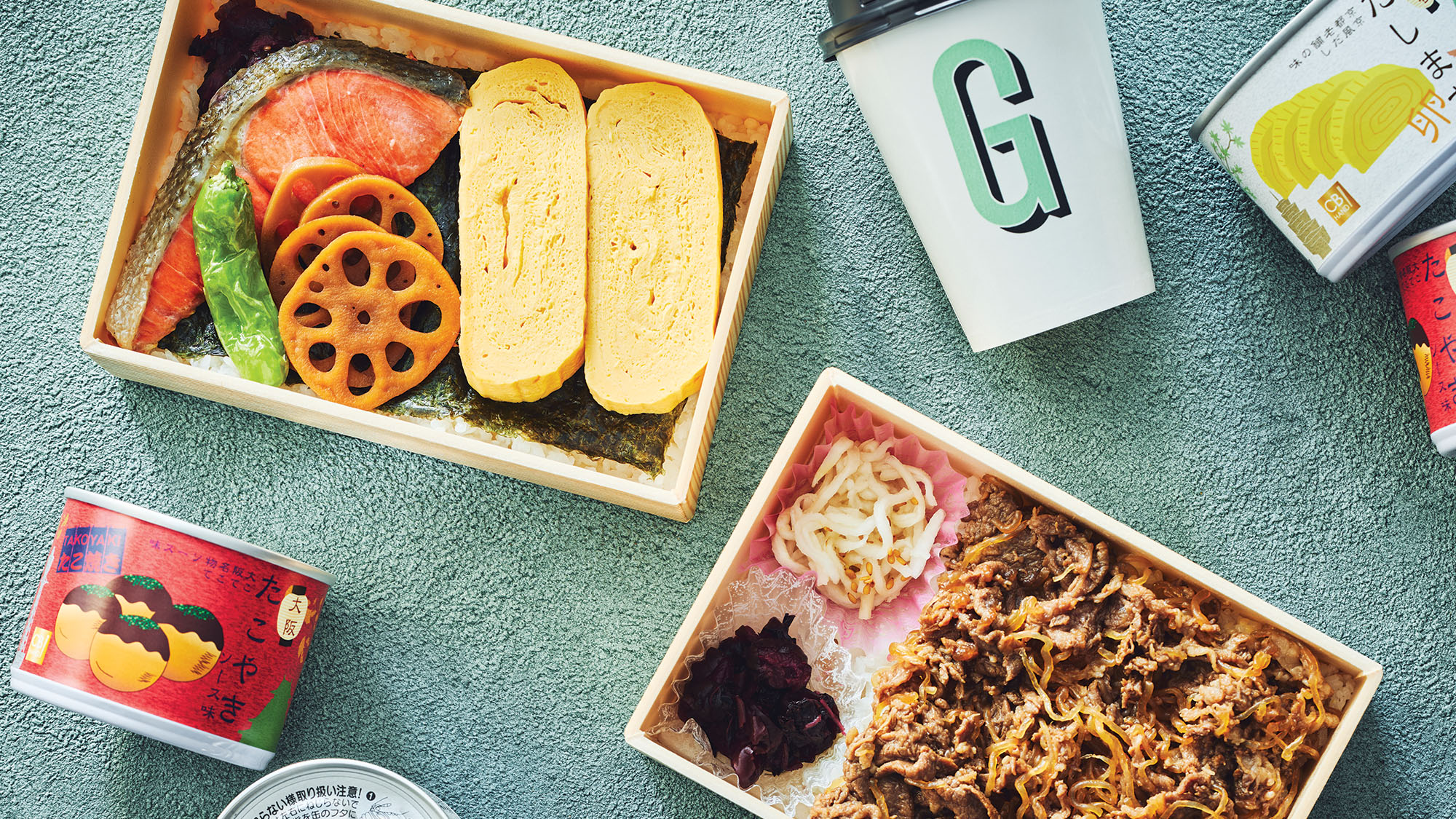 定番の「鮭の塩焼き」をはじめ、京都・錦市場で評判の「錦平野」から取り寄せた、ふわりと柔らかなだし巻き卵を贅沢に使用した新鮮な素材を活かした、こだわりの一品です。朝の始まりにぴったりな、和の味わいが広がる贅沢なお弁当をお楽しみいただけます。