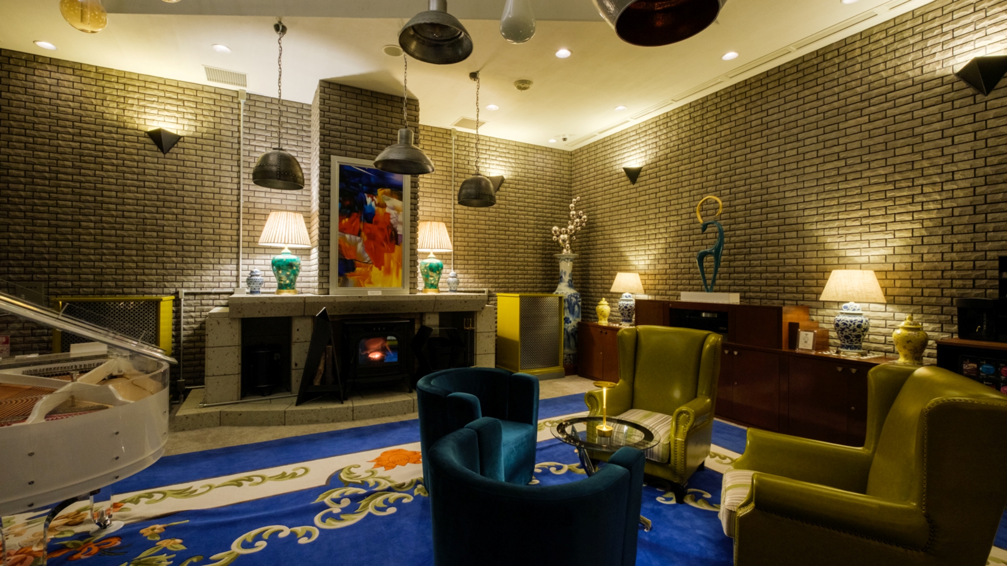 ラウンジ（夜のイメージ）