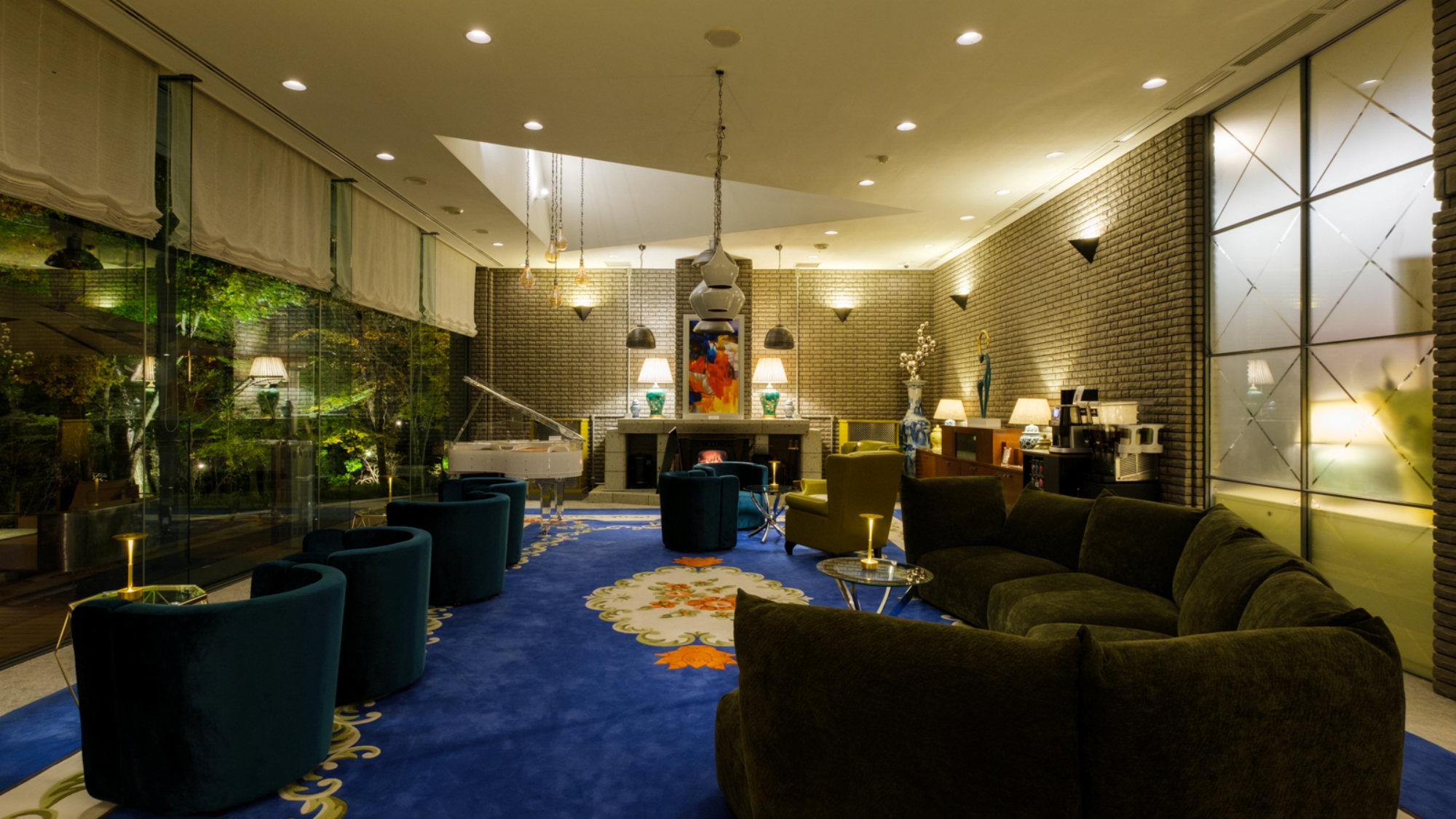 ラウンジ（夜のイメージ）