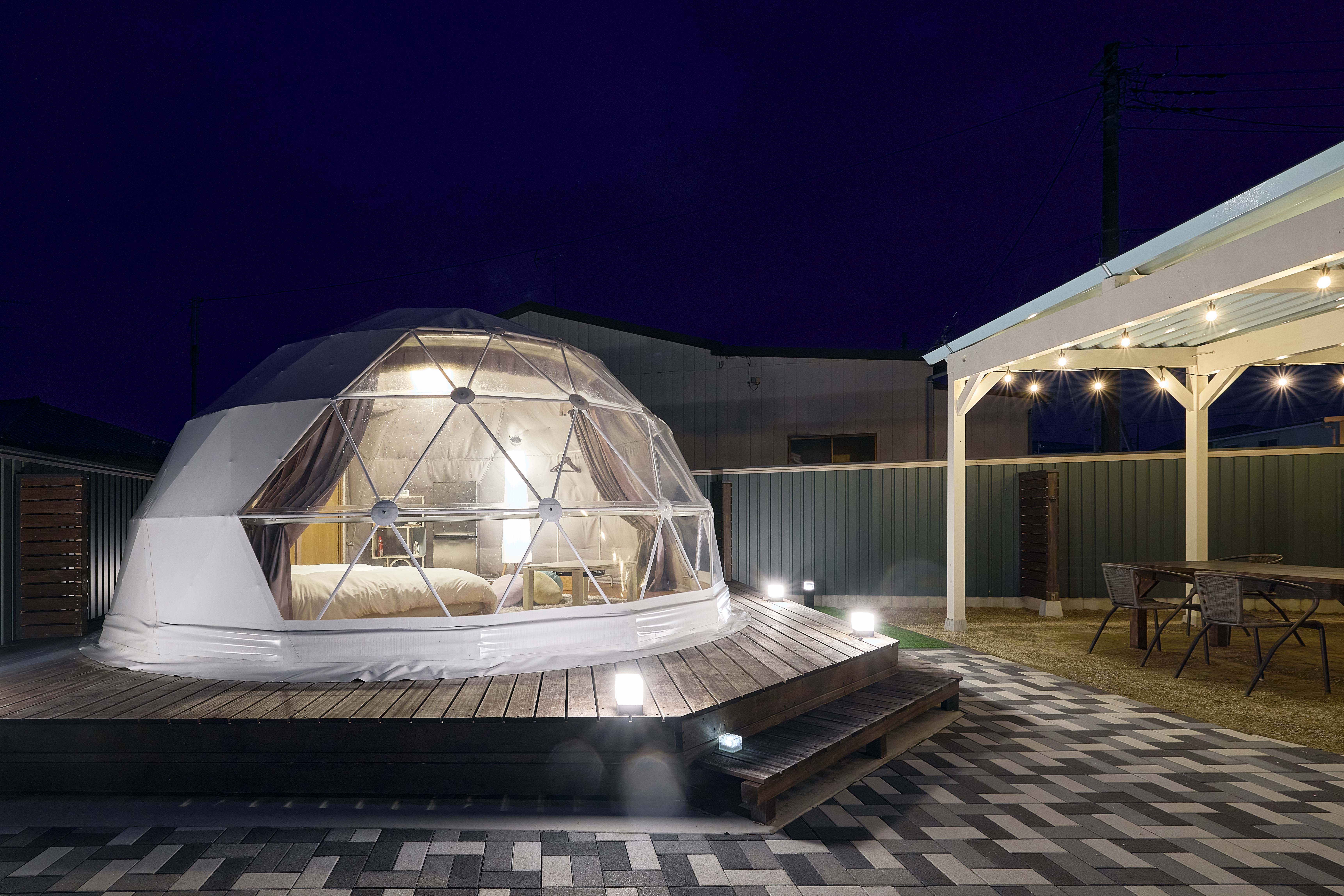 グランピングドームテント外観