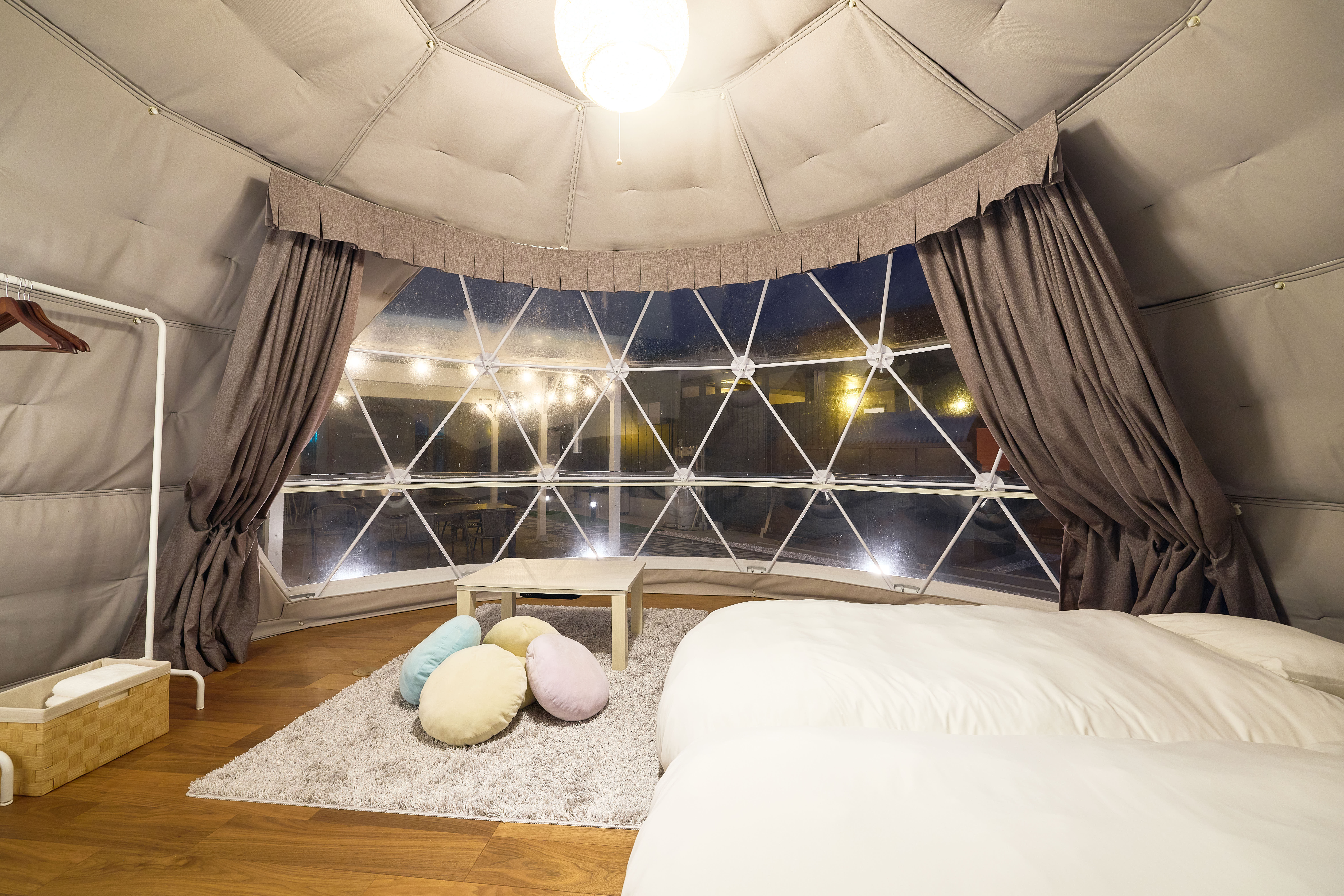 グランピングドームテント客室内