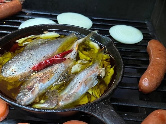 【一棟貸切×家族時間】川のせせらぎに包まれる休日。安心のプライベート露天風呂とツリーハウス＆BBQ