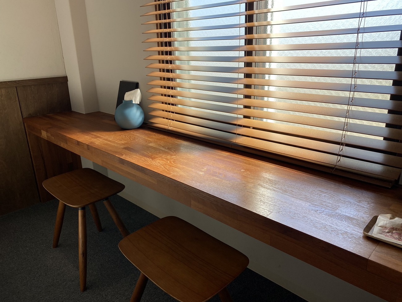 ロキデ本館＜テーブル＞