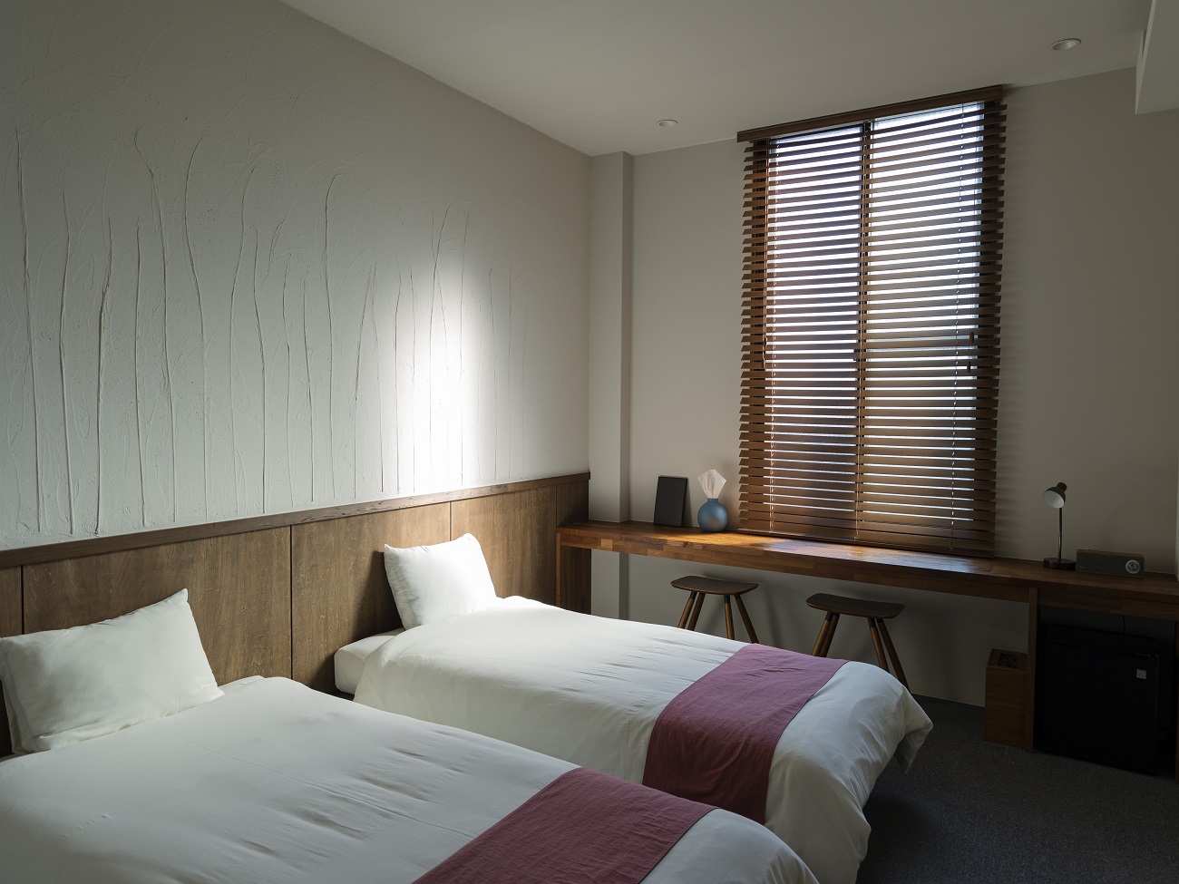 ロキデ本館-自然素材に包まれるお部屋-