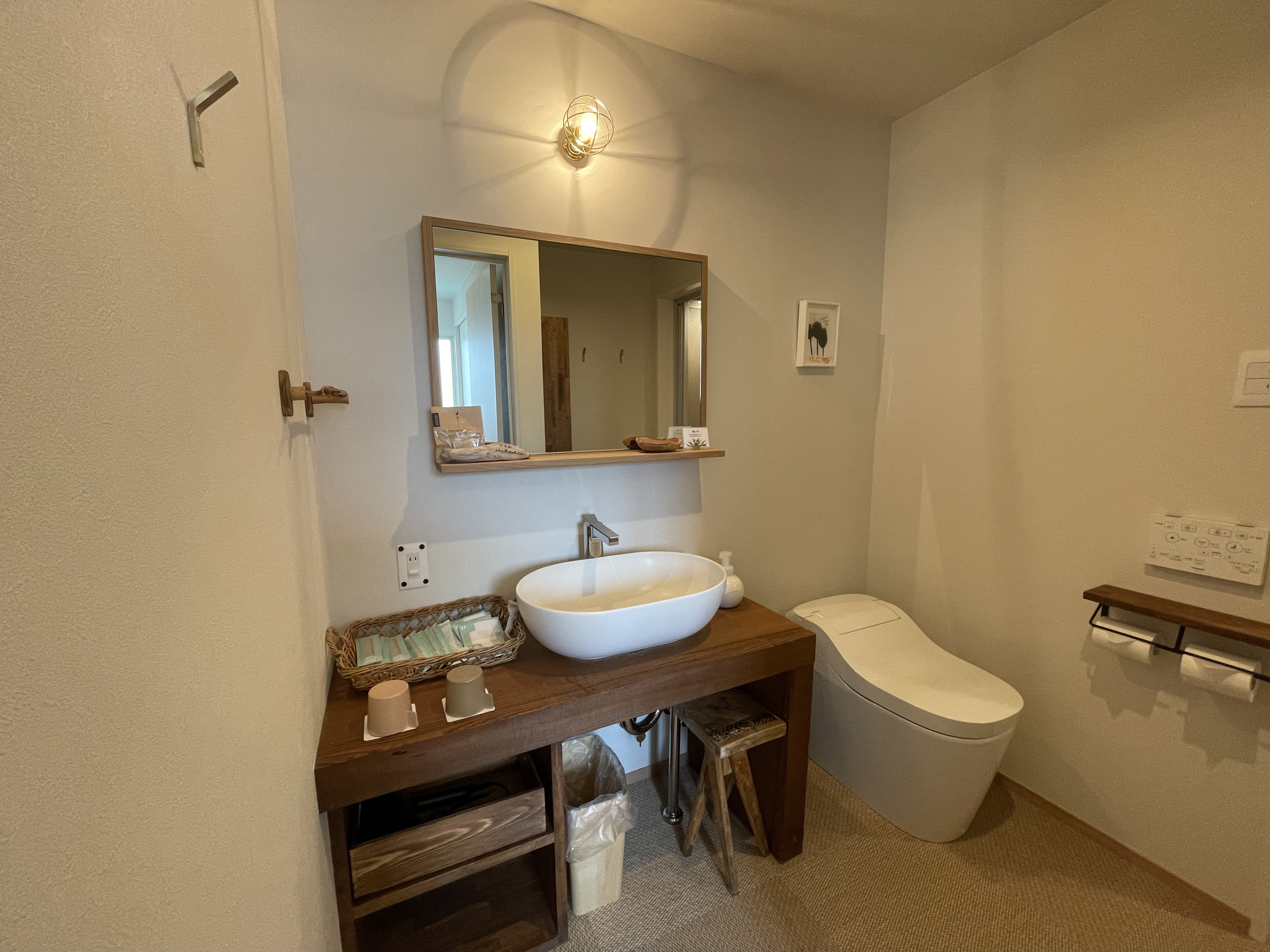 RK-ペットと泊まれる離れのお部屋-＜洗面・トイレ＞