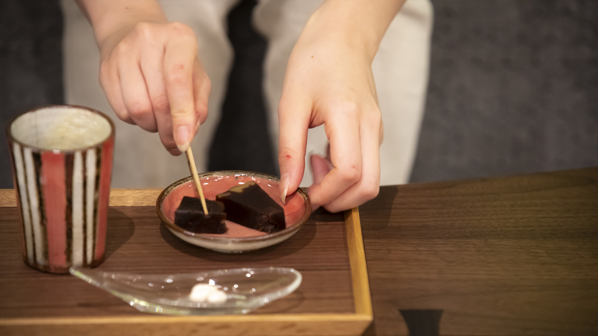 ウェルカムドリンク＆スイーツは季節に合わせた地元の美味しいものをご提供しております。