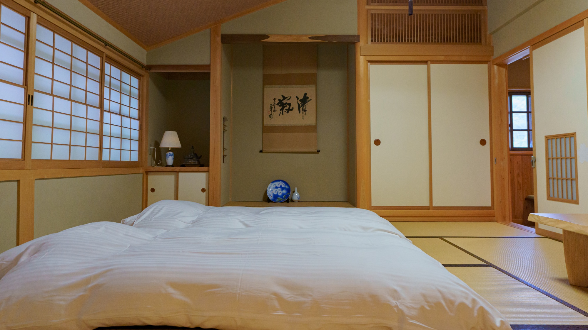 【客室】和洋室スイート：全客室の中で唯一の和室タイプ。旅の疲れをしっかり癒してくださいませ。