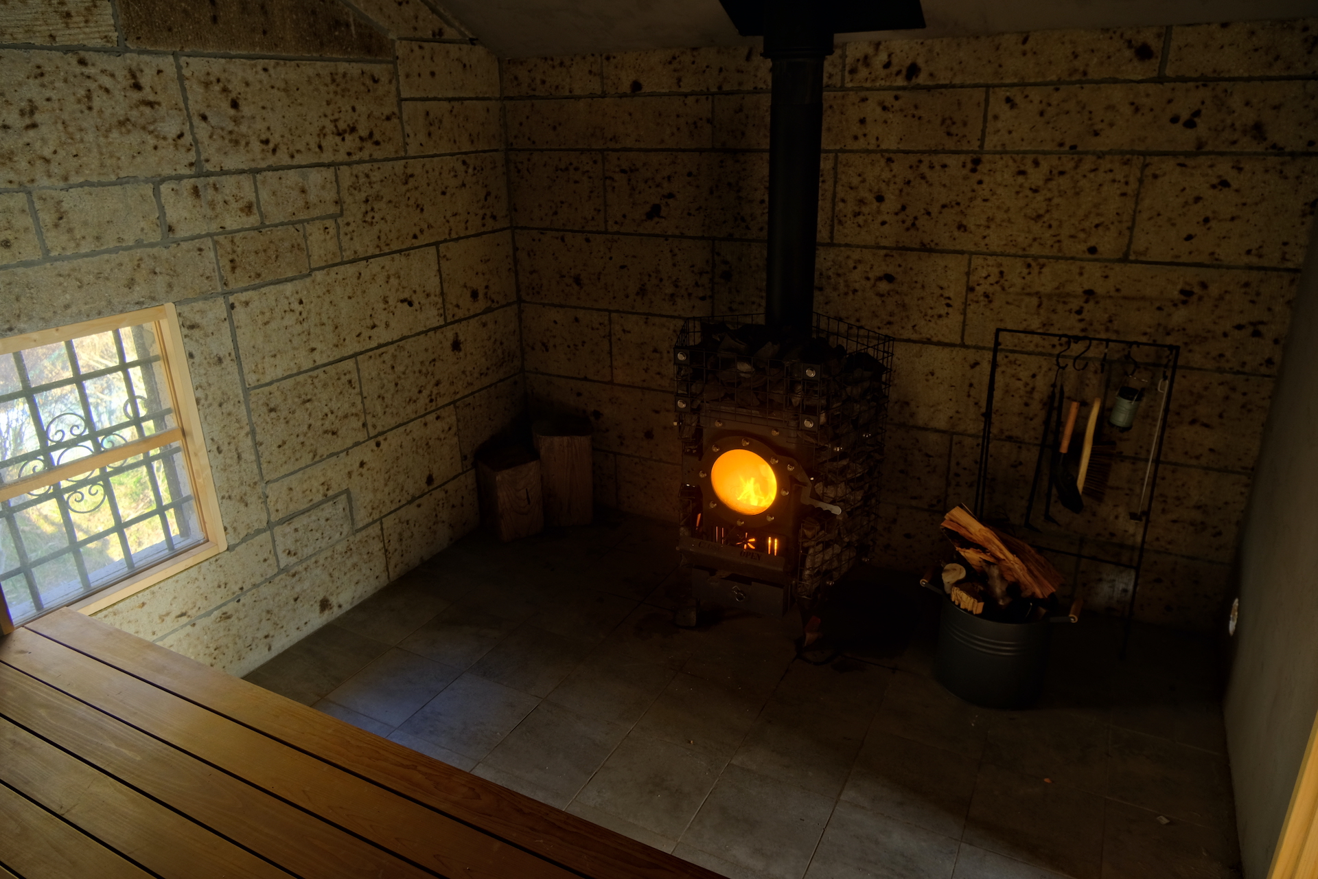 サウナストーブ