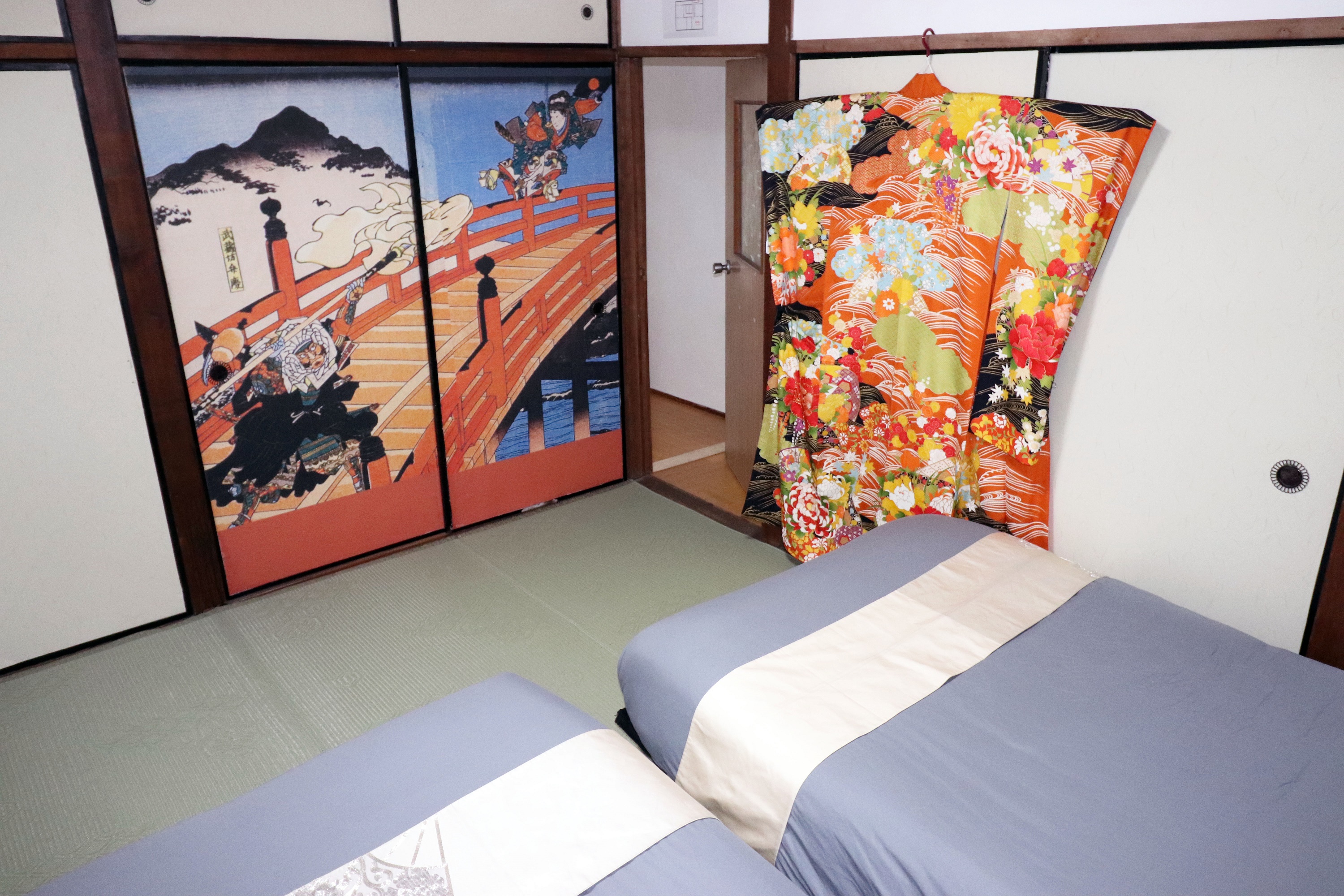 Bedroom 2: Ukiyo-e: Utagawa Kuniyoshi, The Life of Yoshitsune, Gojo Bridge
