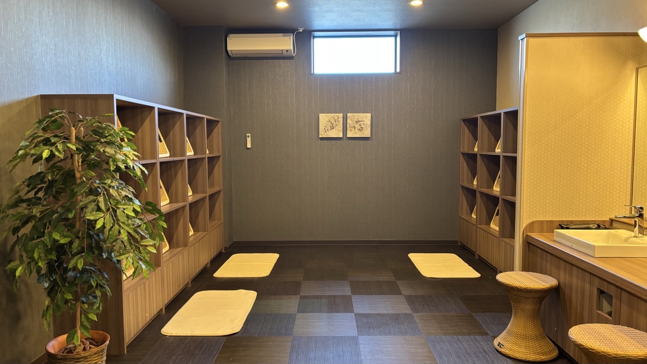 天然温泉大浴場（脱衣所）