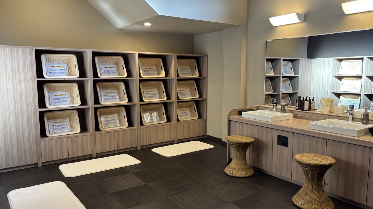 天然温泉大浴場（脱衣所）