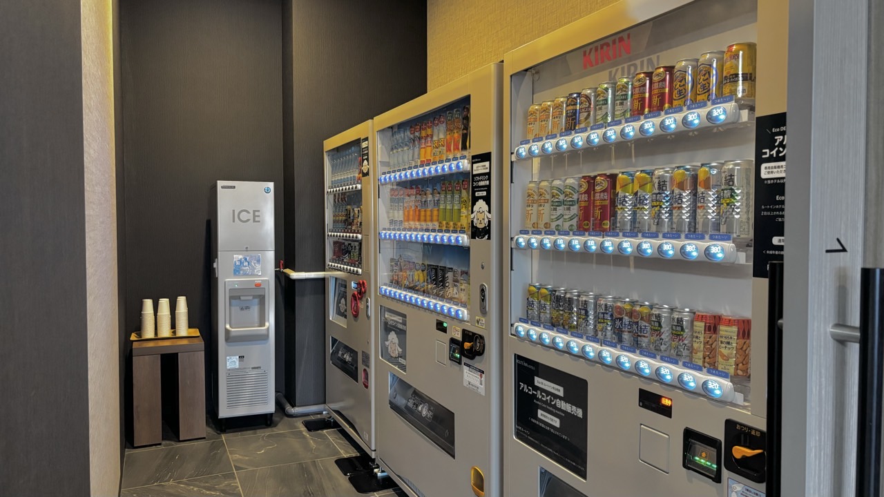 自動販売機　（1F）
